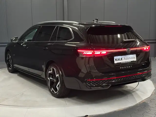 Volkswagen Passat view 3