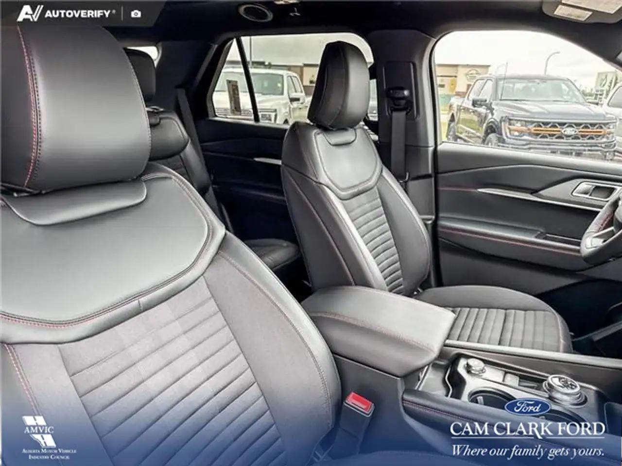 Ford Explorer photo Ford Explorer