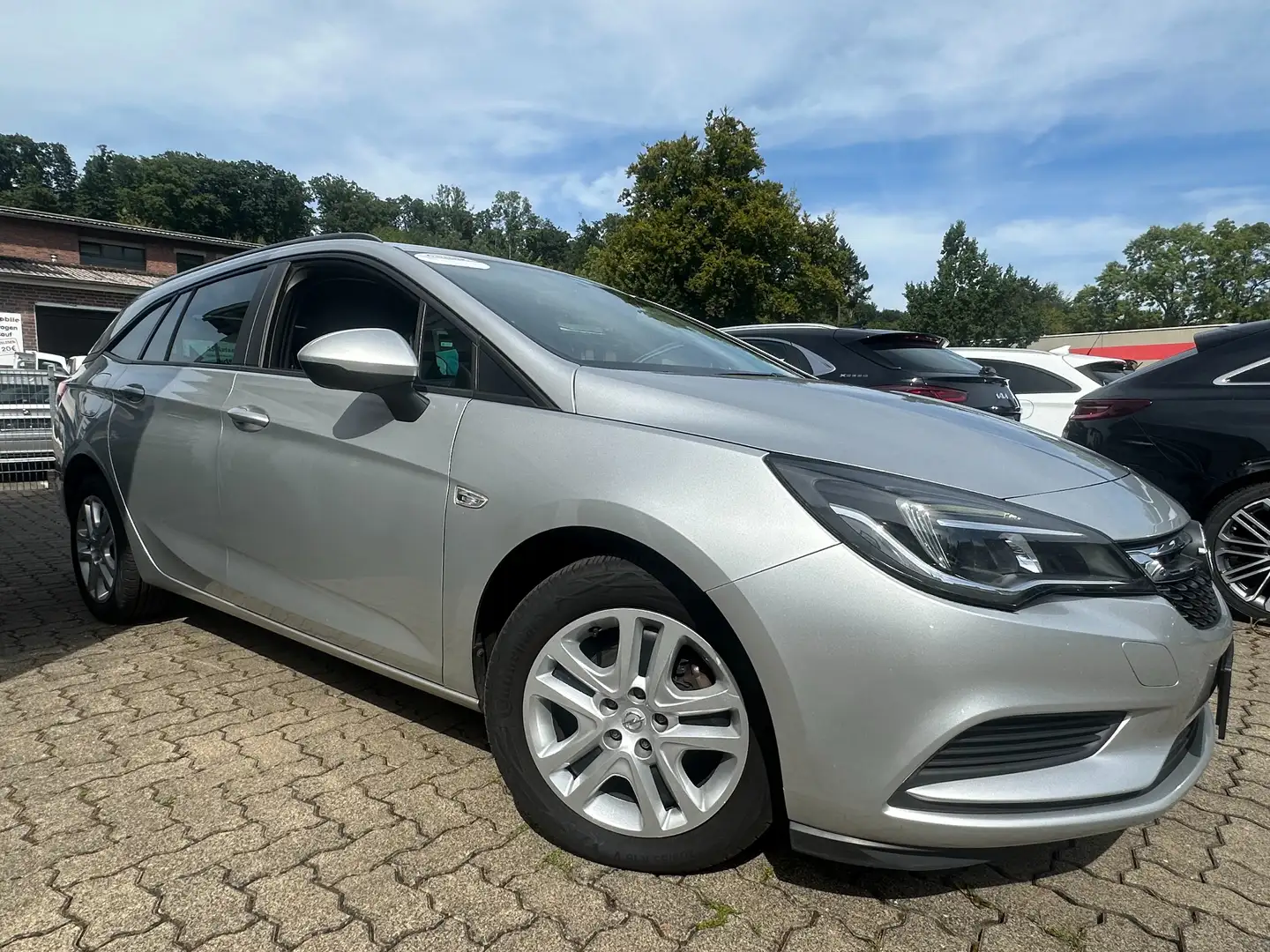 Opel Astra 1.6 CDTI Edition St/St+NAVI+6 GANG+KLIMA+PDC+TEMPO Silber - 2