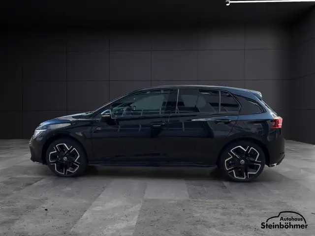 Volkswagen Golf view 3