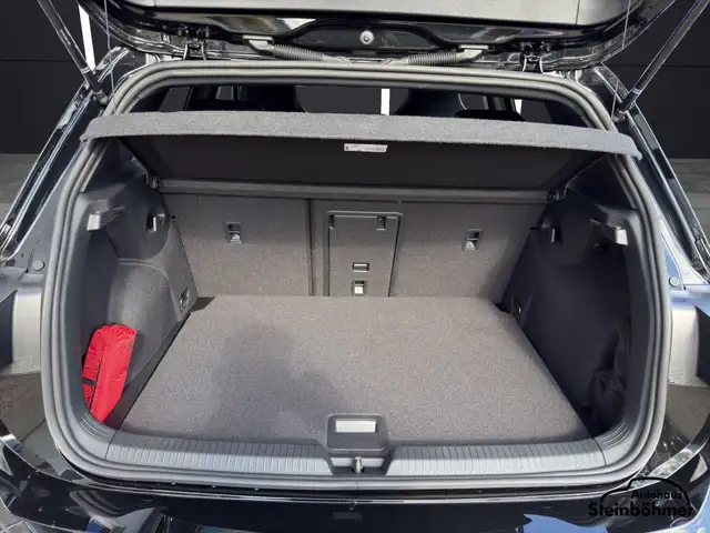 Volkswagen Golf view 6