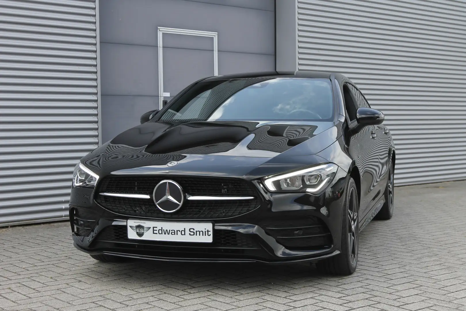 Mercedes-Benz CLA 250 Shooting Brake e AMG Line I Aut. I PHEV I Navi I C Schwarz - 2