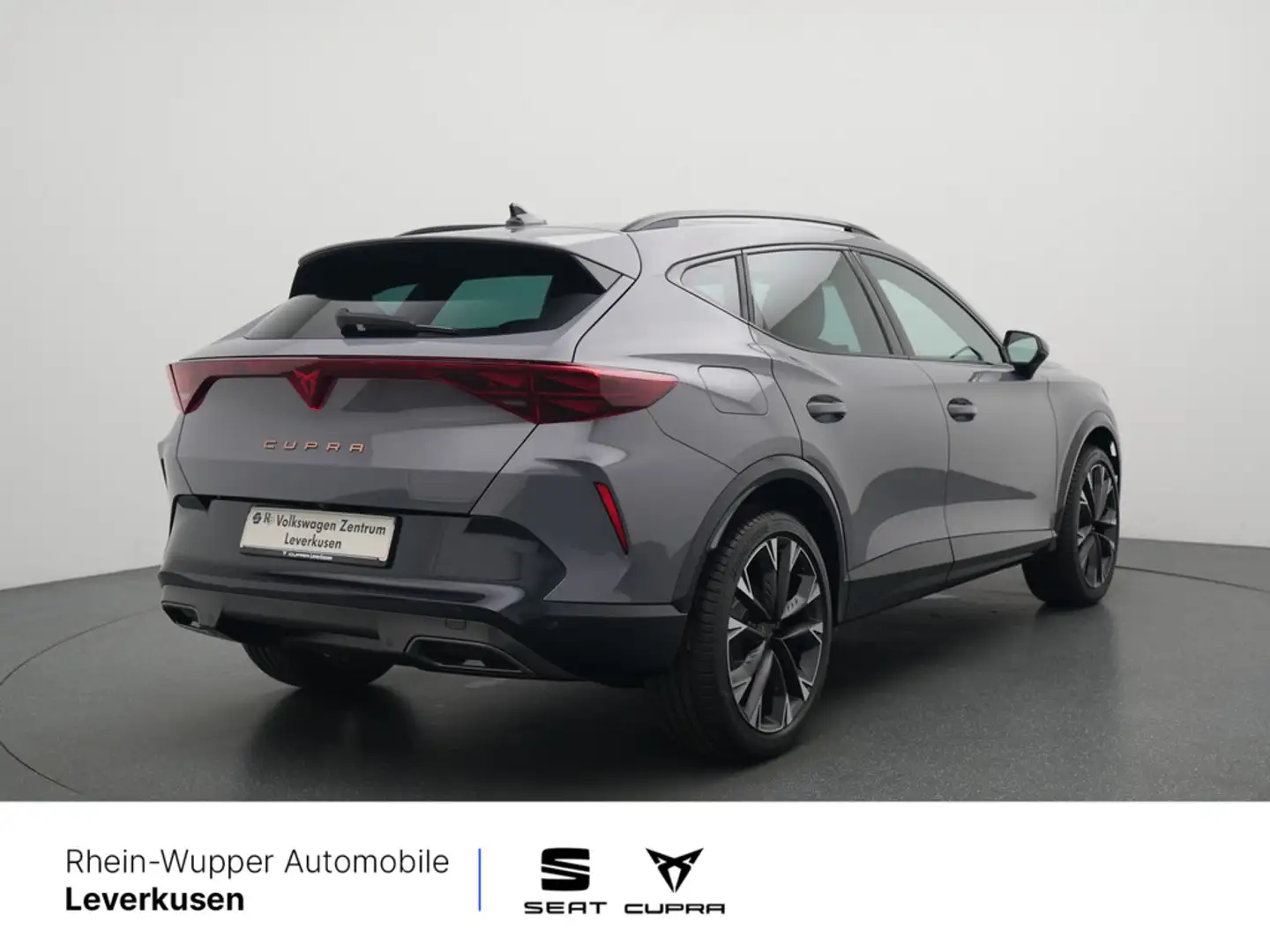 CUPRA Formentor 1.5 eTSI DSG AHK PANO EDGE INTELLIGENT Zwart - 2