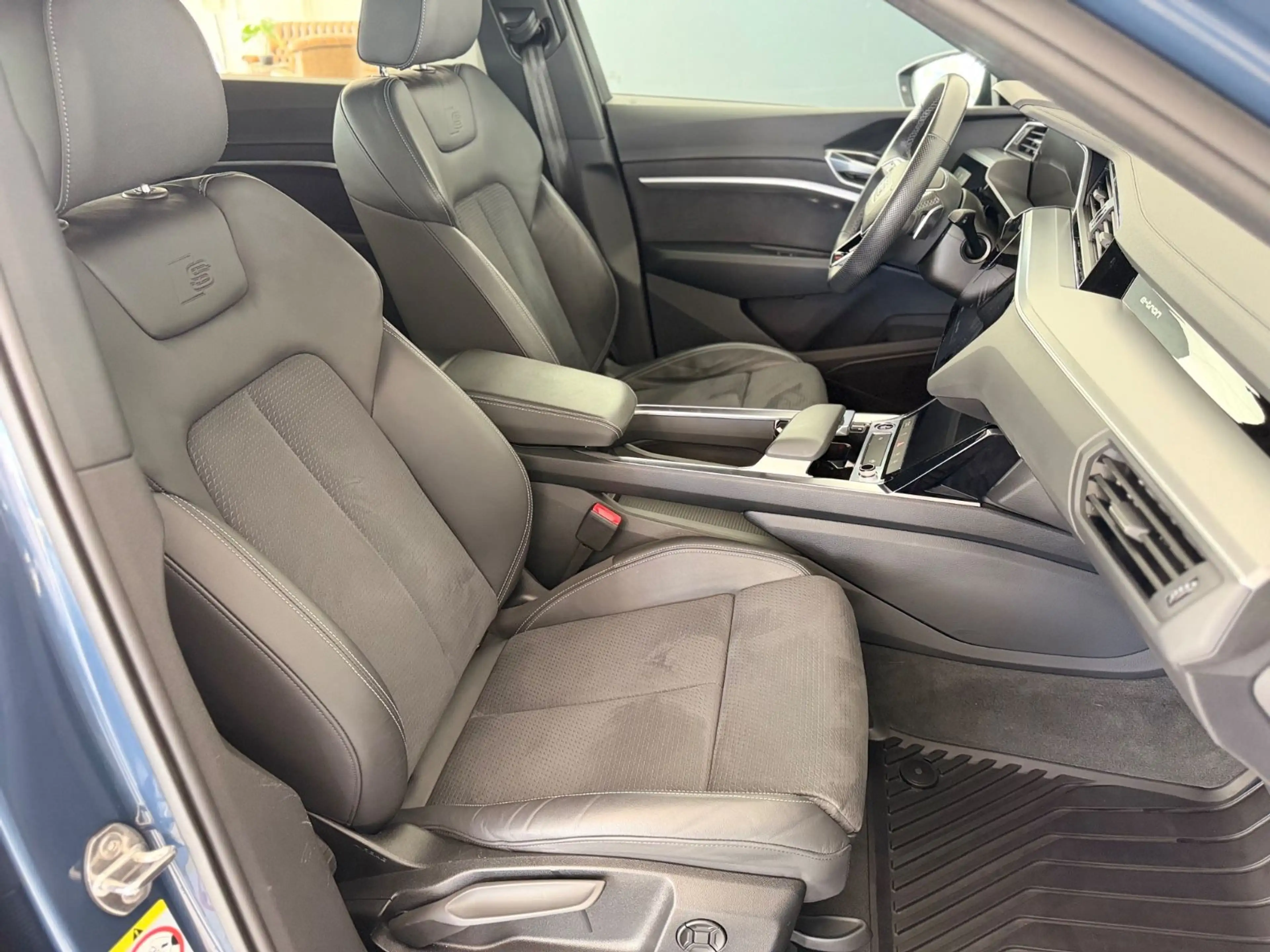 Audi e-tron Sportback 50 quattro S line/Luftfahrwerk — photo 8