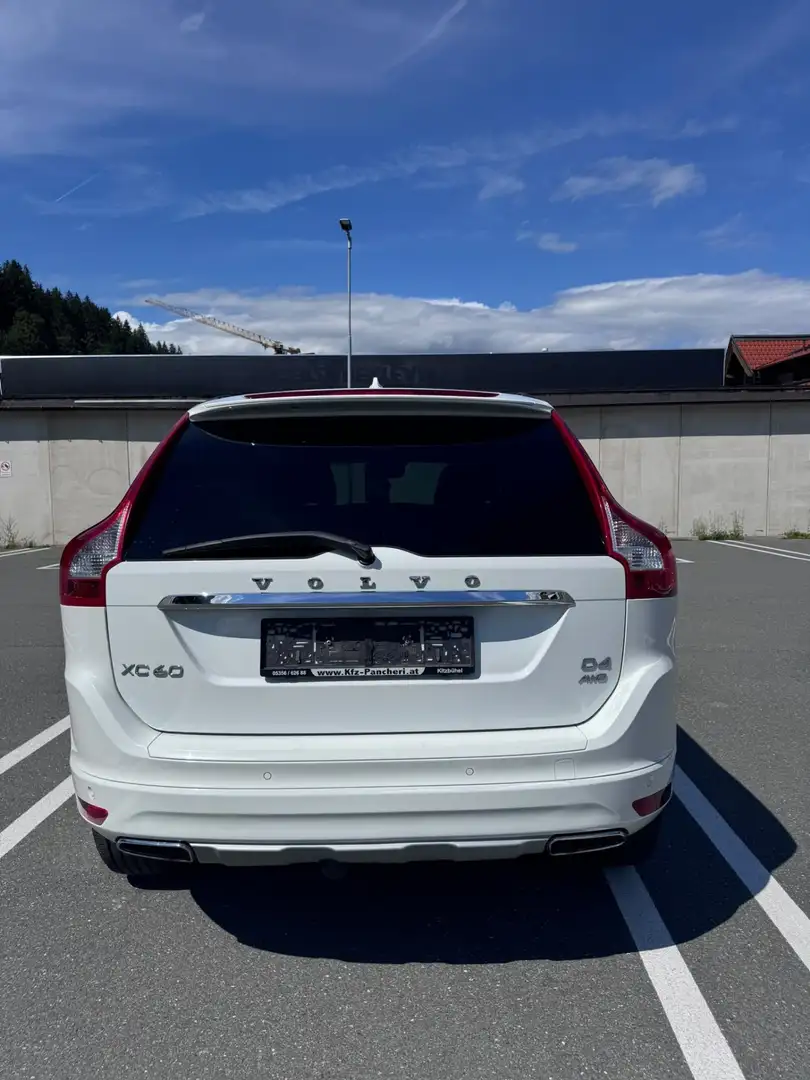 Volvo XC60 D4 Kinetic AWD Geartronic Weiß - 2