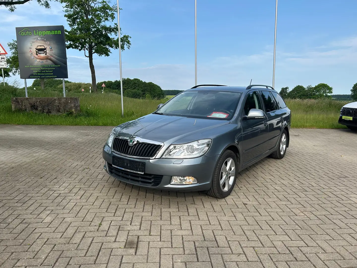 Skoda Octavia Family TSI DSG AHK STHZG. Xenon ALU PDC Szürke - 2