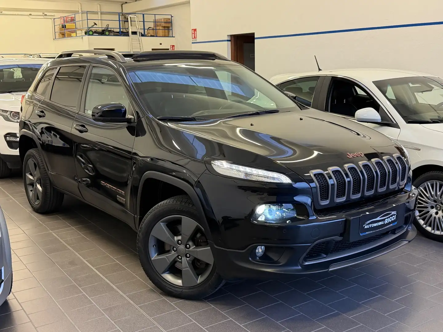 Jeep Cherokee Cherokee 2.2 Mjt II 4WD Active Drive I Limited Zwart - 1