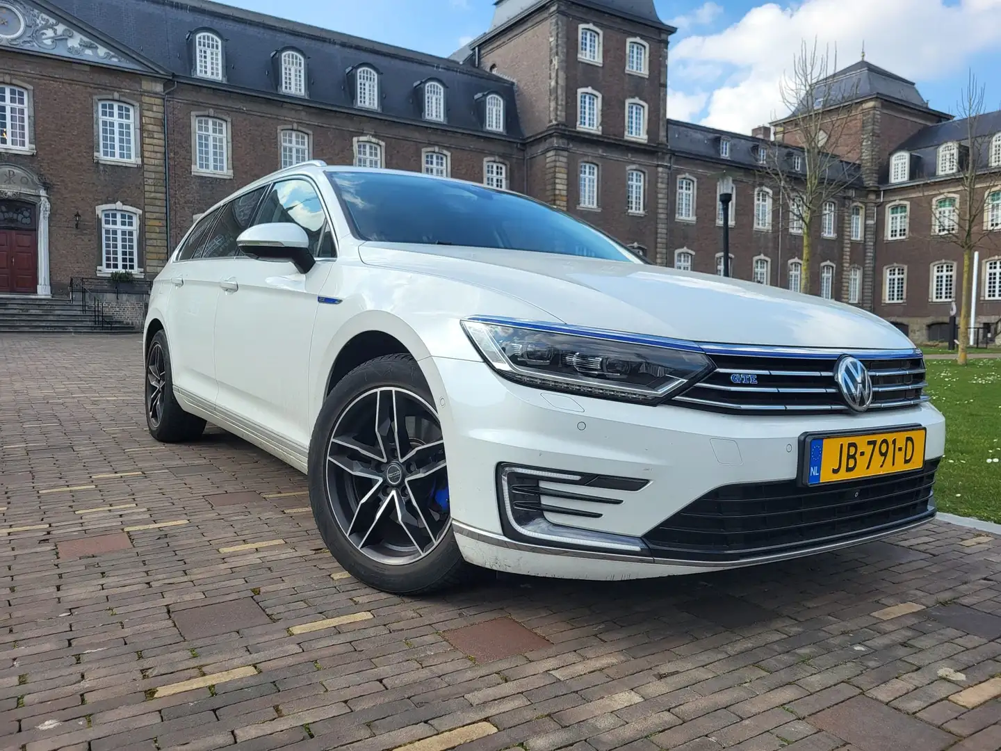 Volkswagen Passat Passat 1.4 TSI GTE Highline Wit - 1