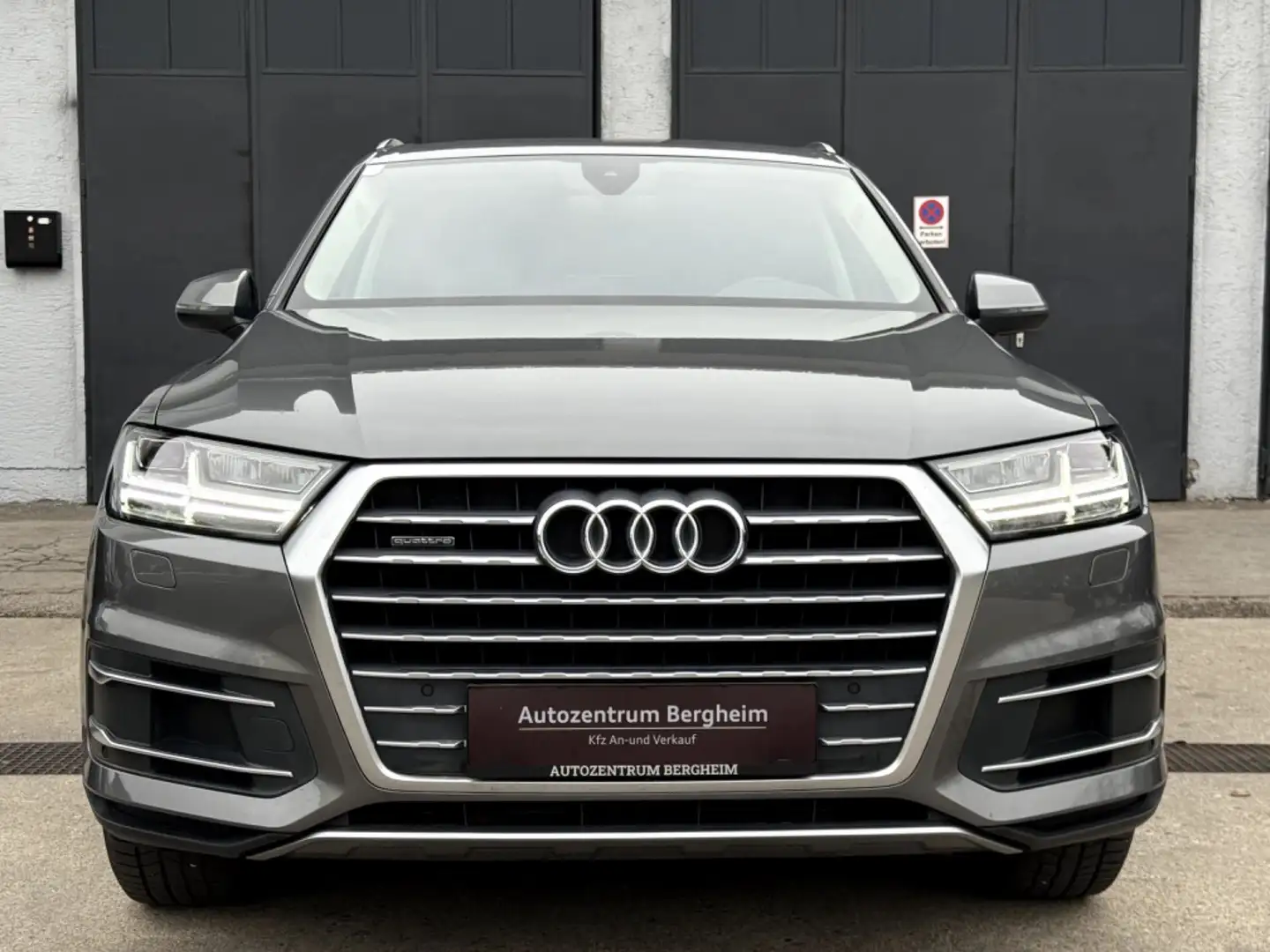 Audi Q7 3,0 TDI ultra quattro Tiptronic Grau - 2