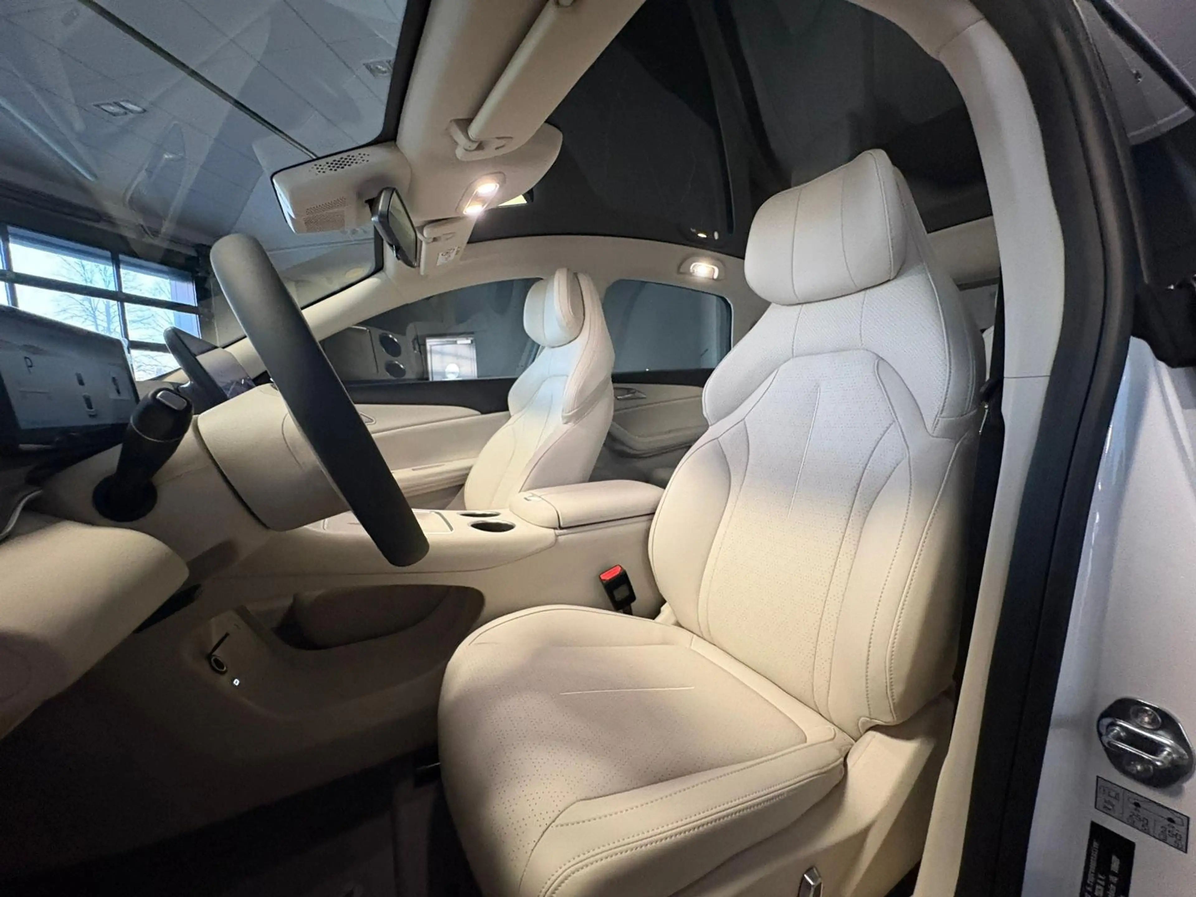 Forthing S7 ELECTRIQUE FULL OPTIONS — photo 8