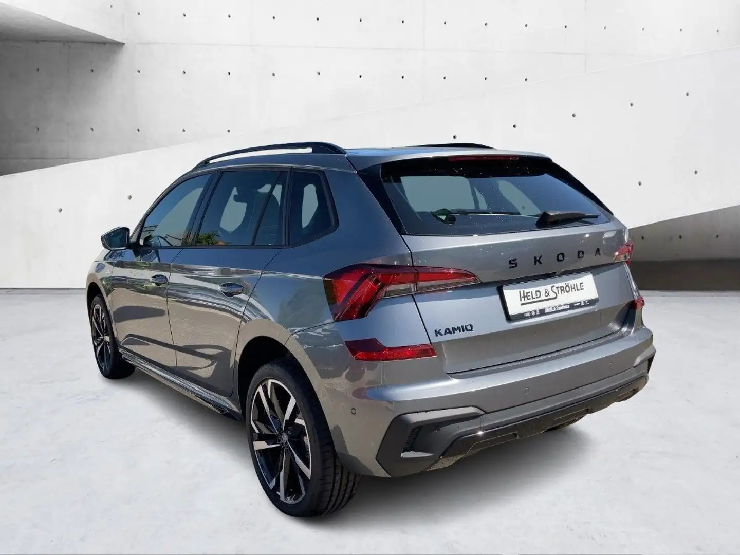 Skoda Kamiq Monte Carlo 1,5 TSI 110 kW DSG AHK PANO Grau - 2