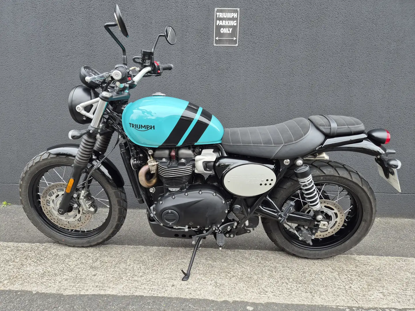 Triumph Scrambler - 2