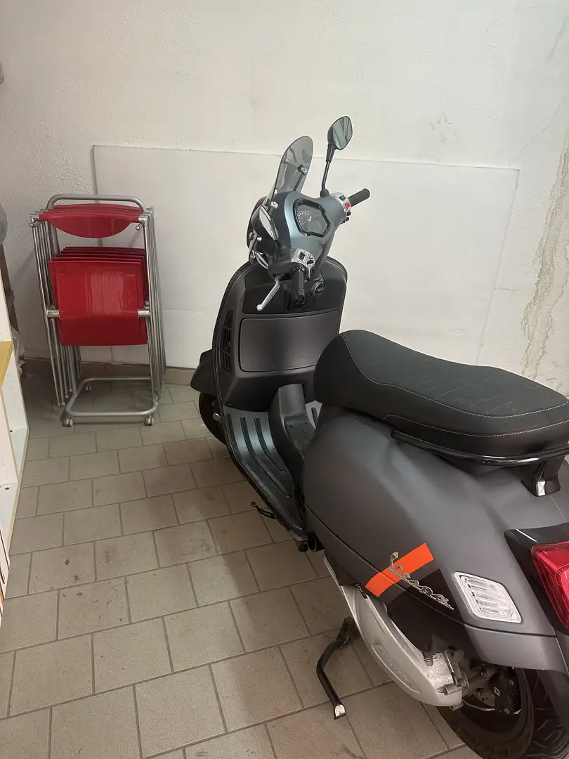 Vespa GTS Super Sport 300 Gts Super Sport 300 Szürke - 1