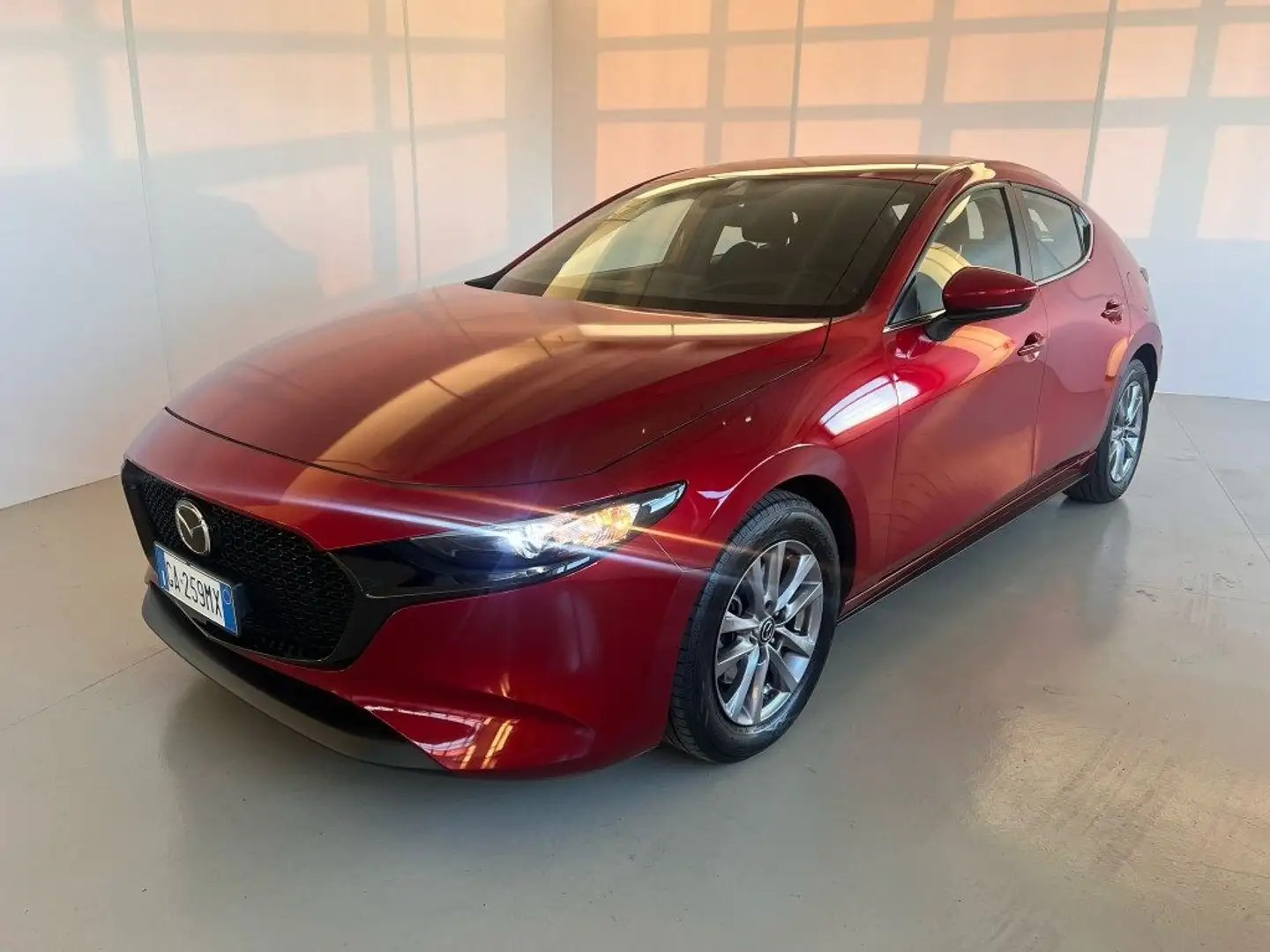 Mazda 3 2.0L Skyactiv-G M-Hybrid Evolve Rosso - 1