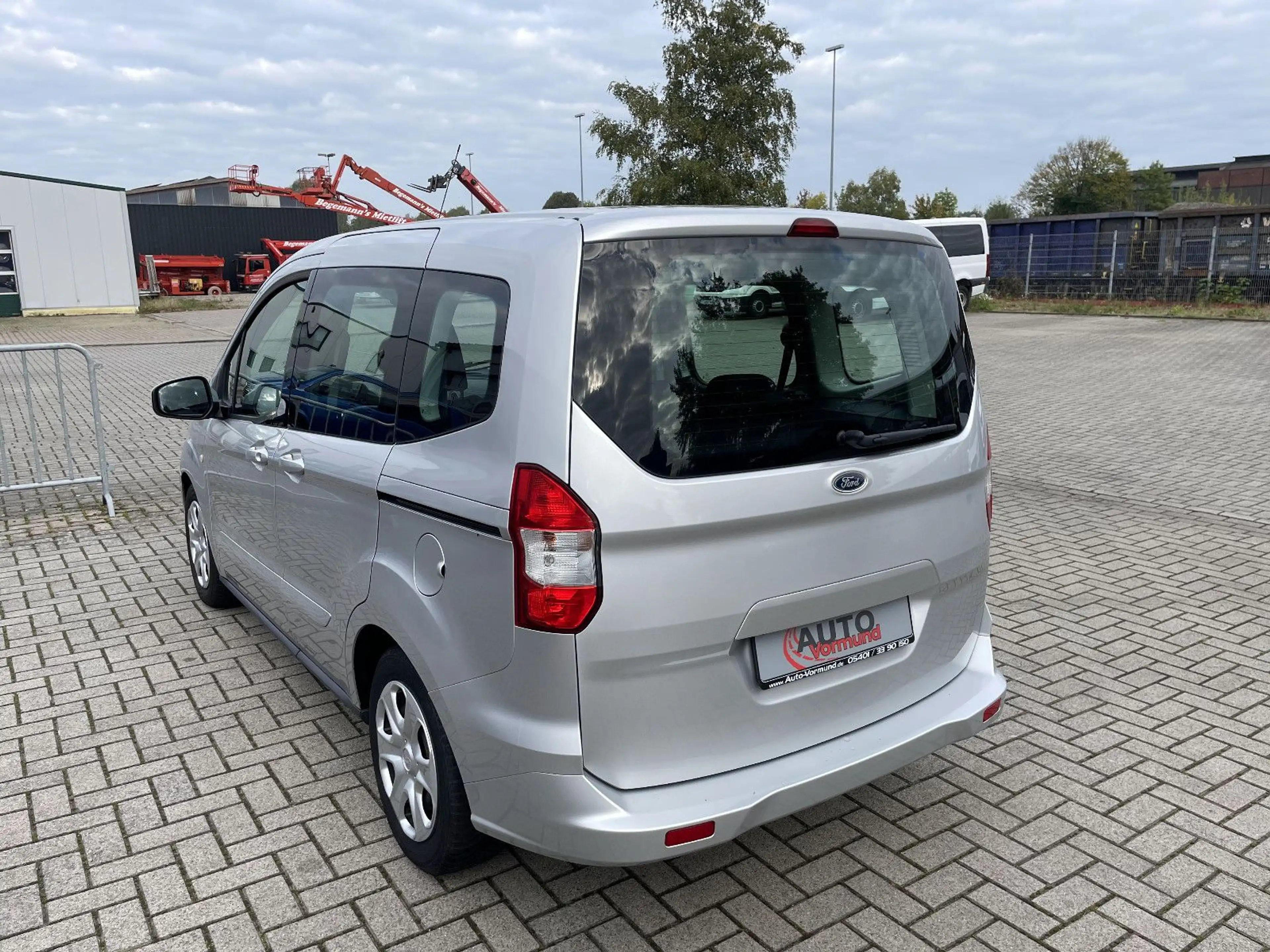 Ford Tourneo Courier Trend — photo 6
