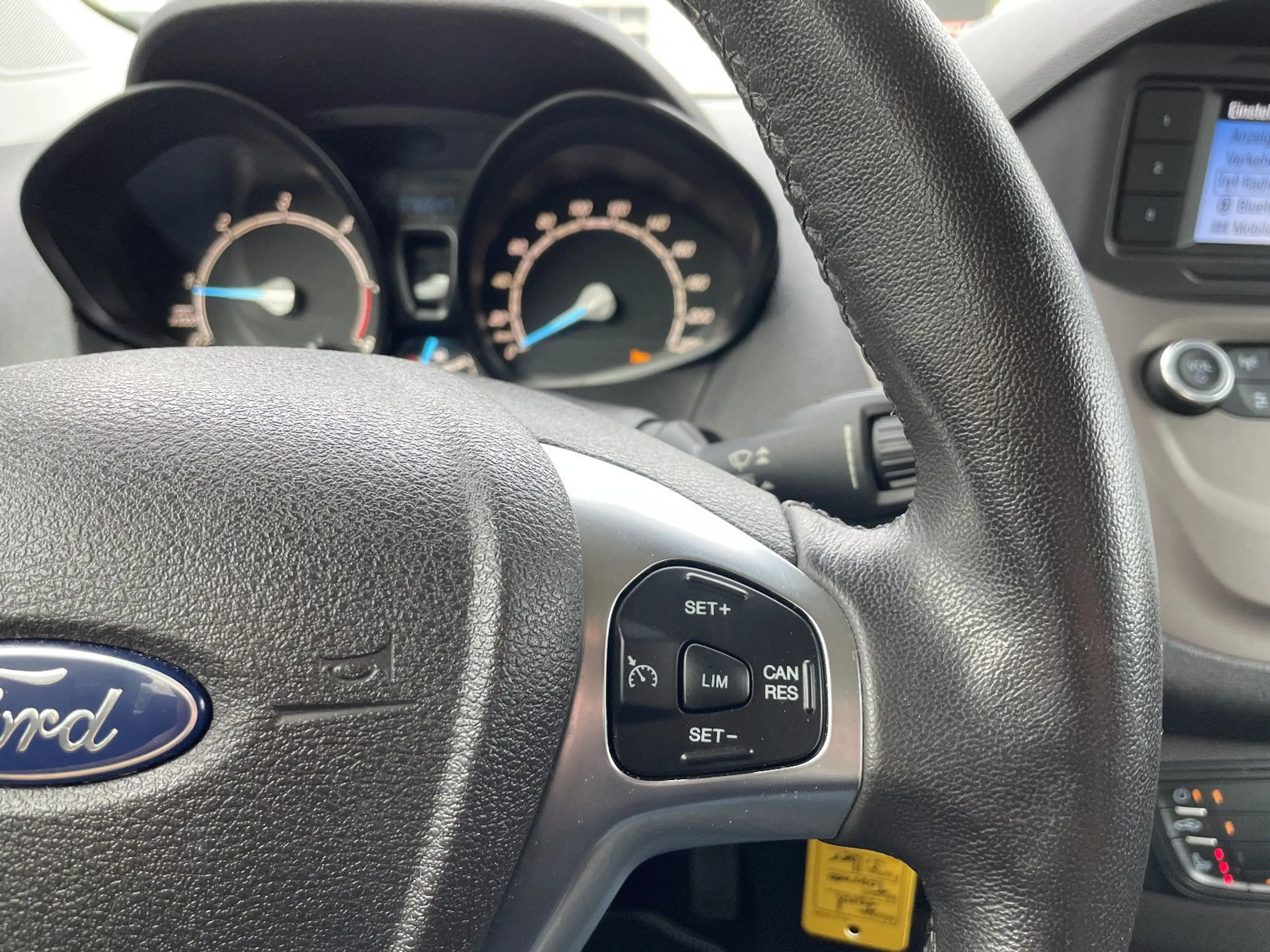 Ford Tourneo Courier Trend — photo 13