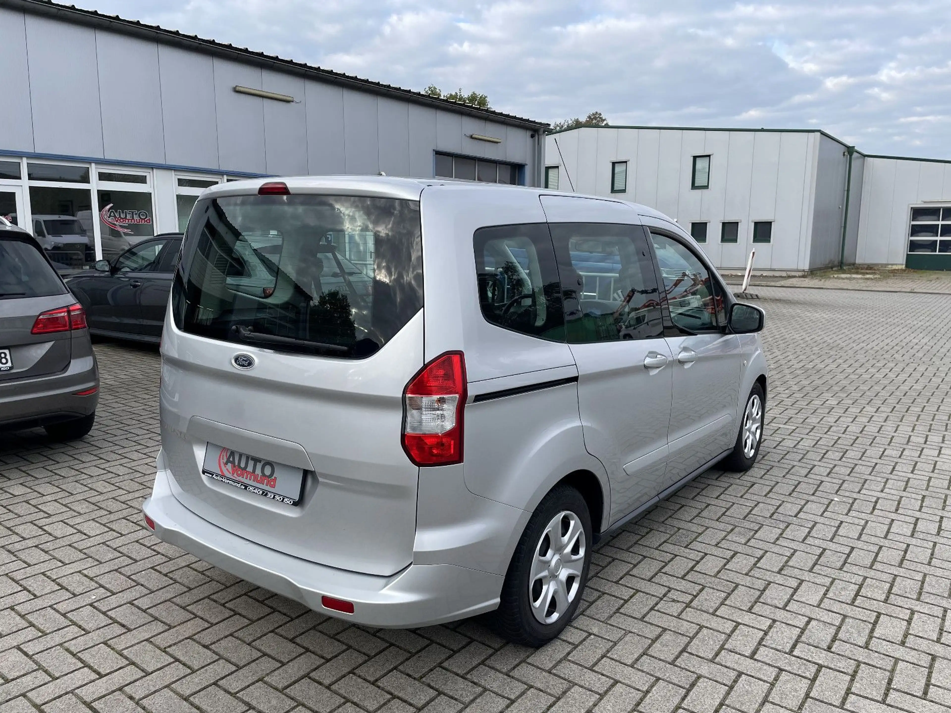 Ford Tourneo Courier Trend — photo 5