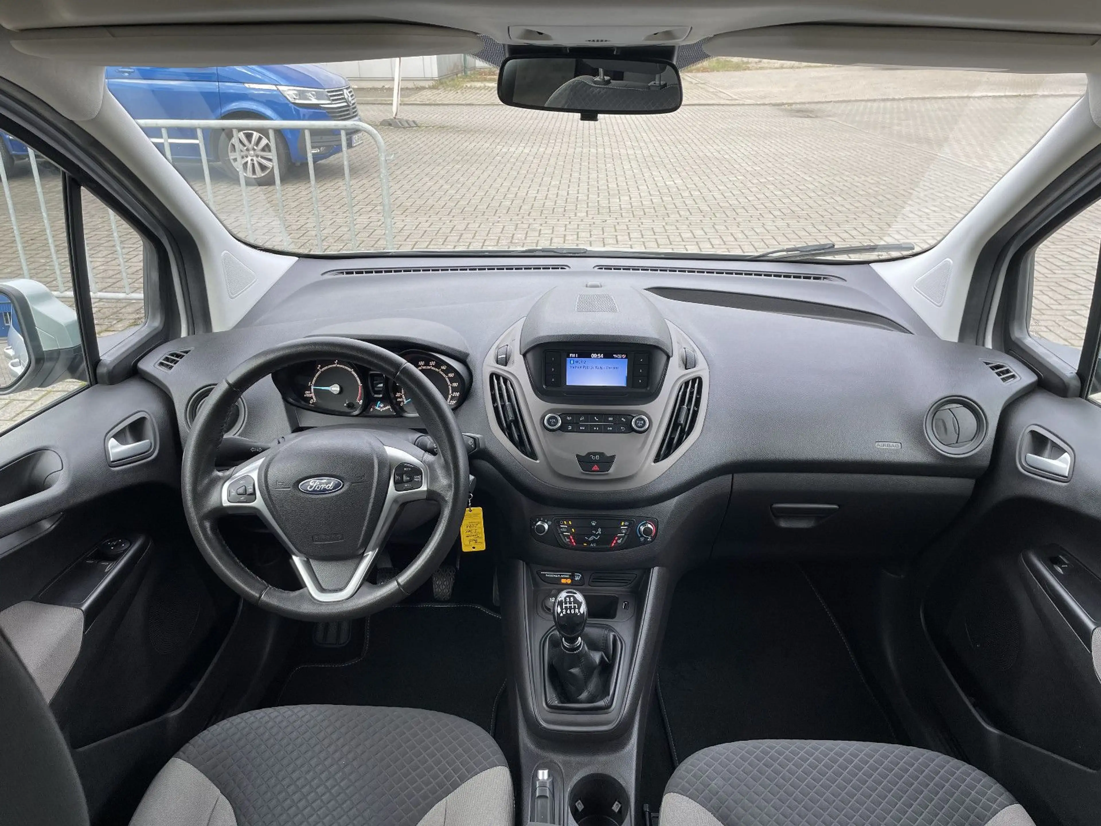 Ford Tourneo Courier Trend — photo 11