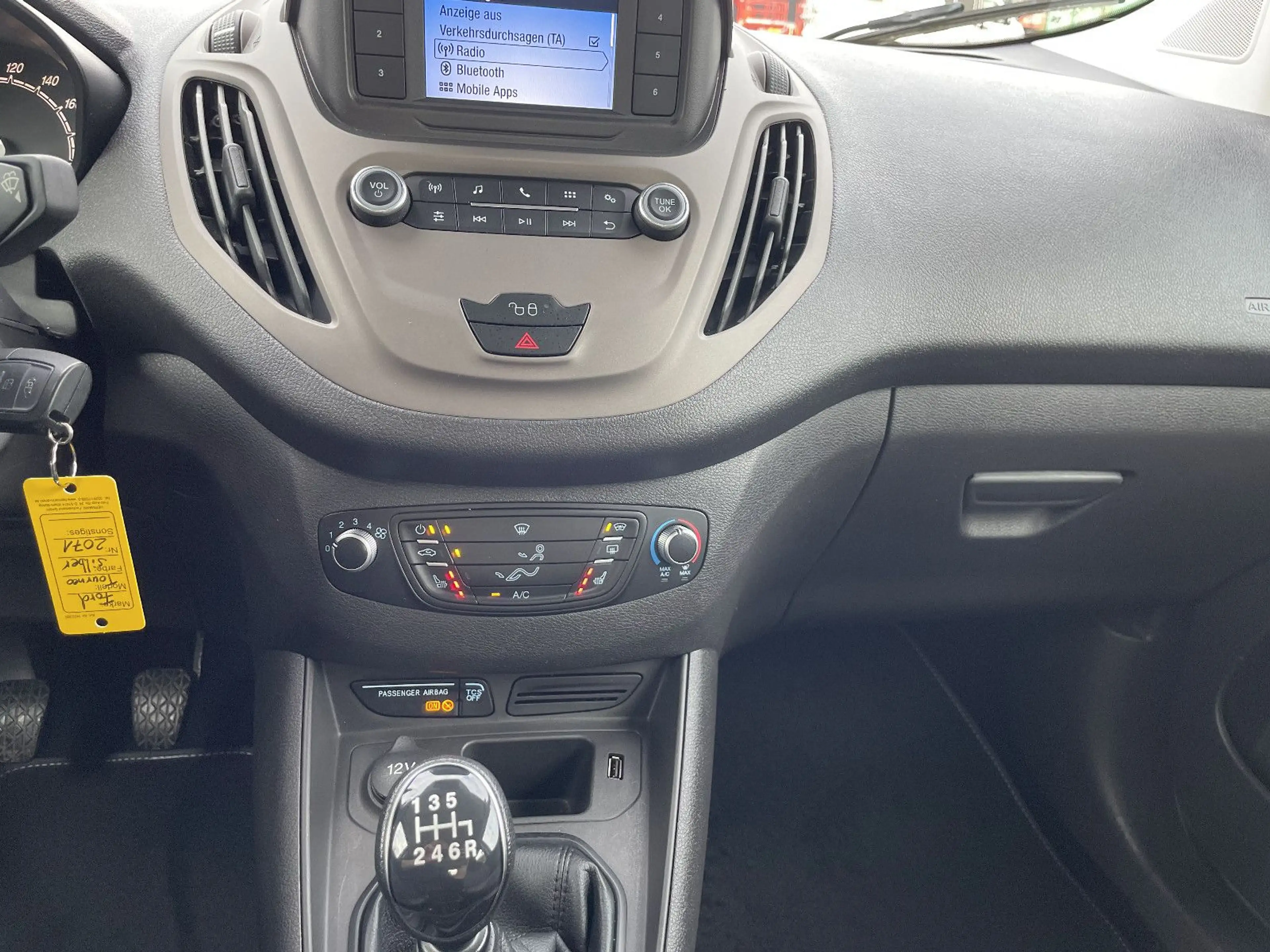Ford Tourneo Courier Trend — photo 15