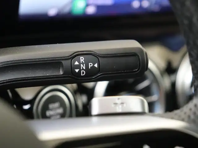 Mercedes-Benz GLA view 14
