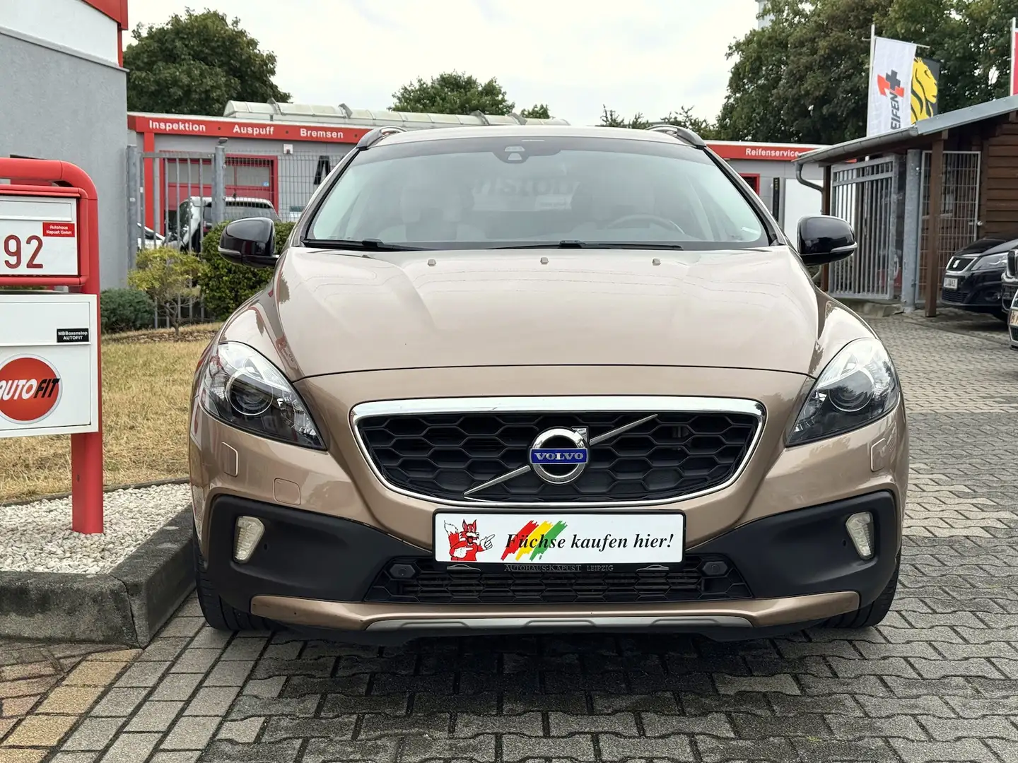 Volvo V40 Cross Country T5 AWD/Navi/Xenon/StandHz Brun - 2