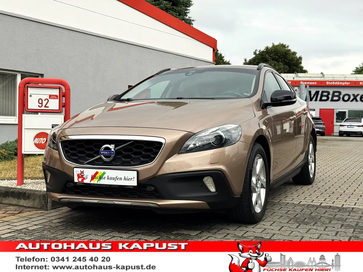 Volvo V40 Cross Country T5 AWD/Navi/Xenon/StandHz Brun - 1