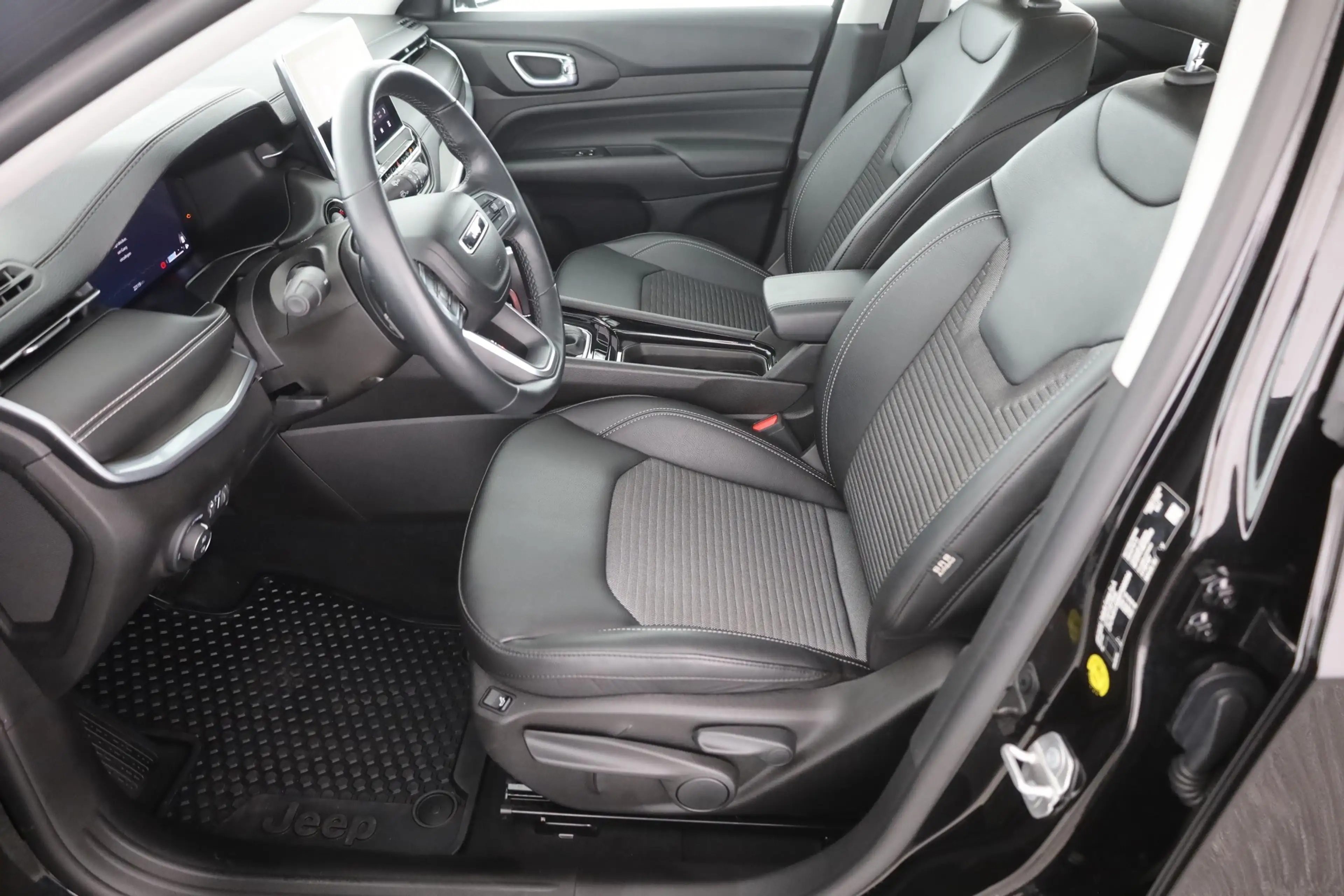 Jeep Compass 1.5 Mild-Hybrid Altitude LED 360° Kamera — photo 21