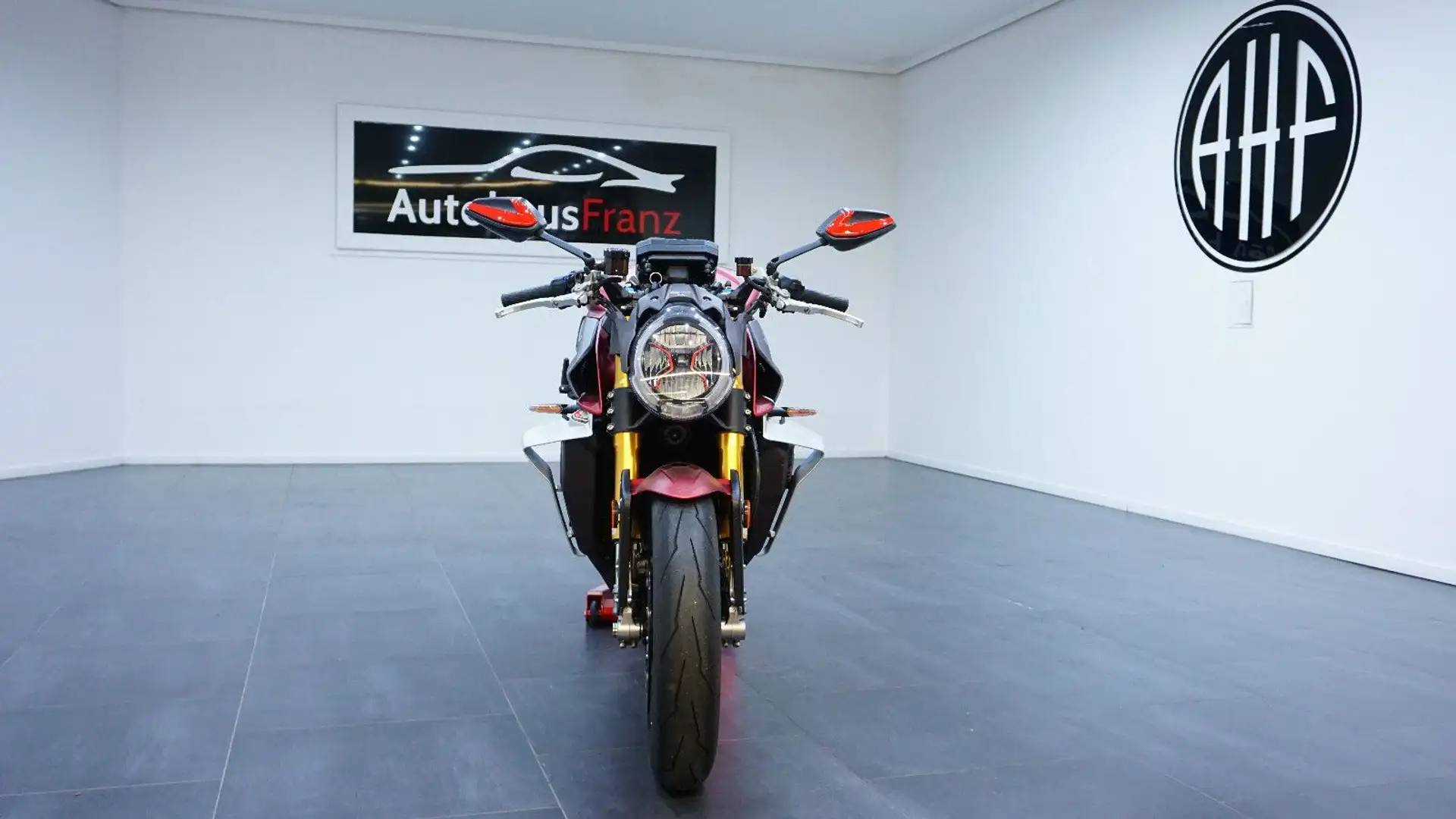 MV Agusta Brutale 1000 Serie Oro Negro - 2