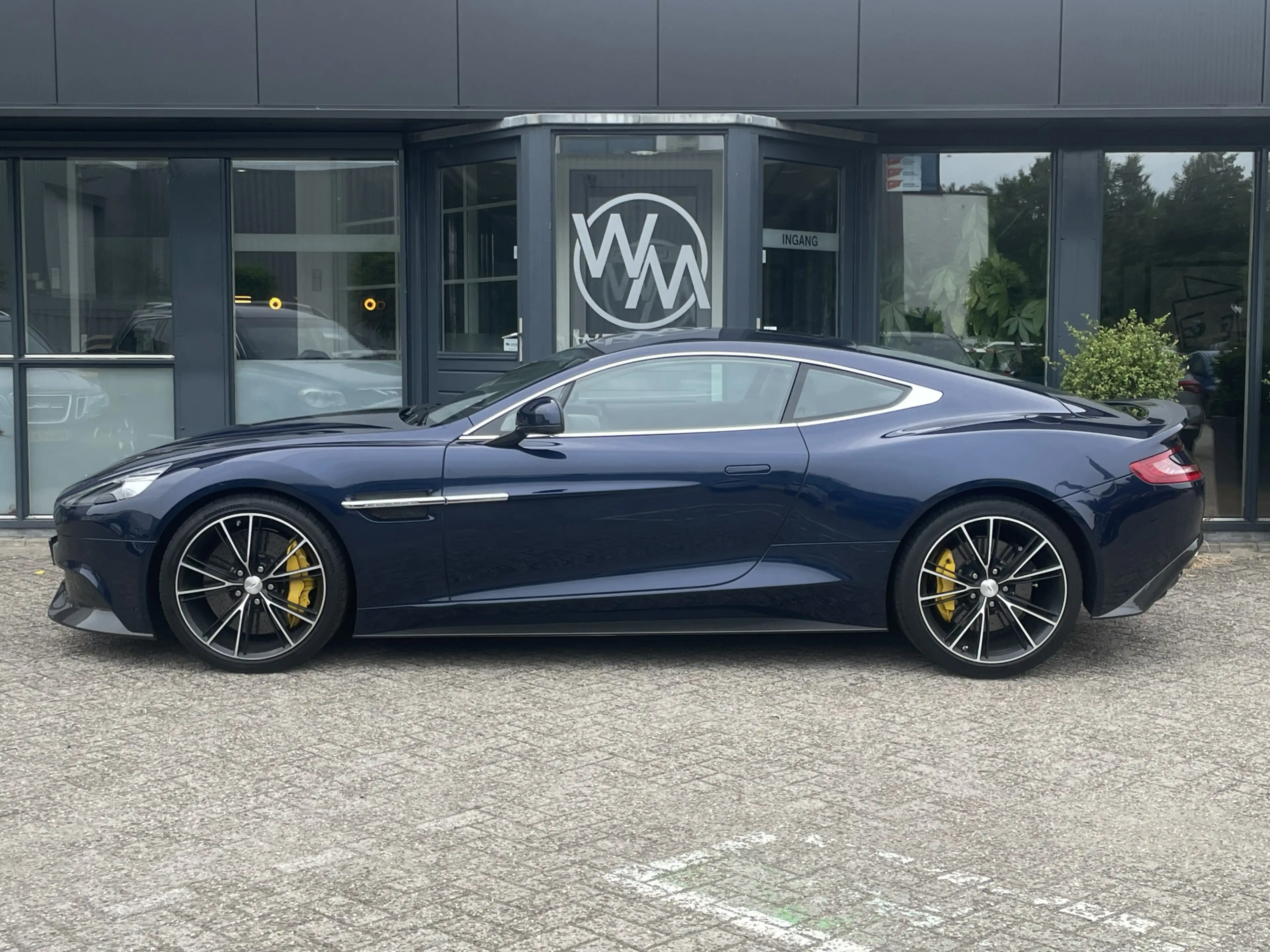 Aston Martin Vanquish 6.0 V12 Touchtronic Originele Zwitser | B&O audio — photo 6