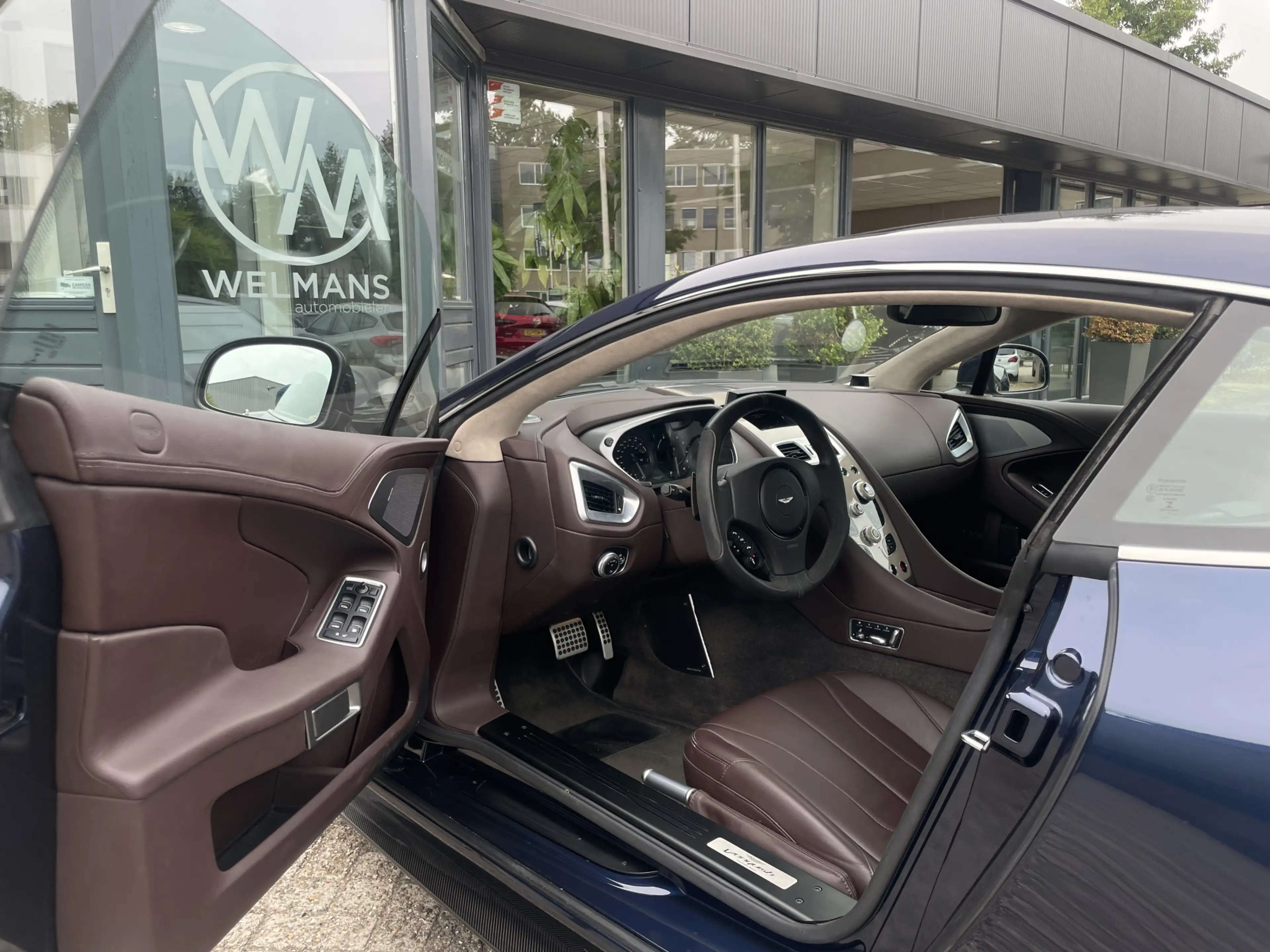 Aston Martin Vanquish 6.0 V12 Touchtronic Originele Zwitser | B&O audio — photo 14
