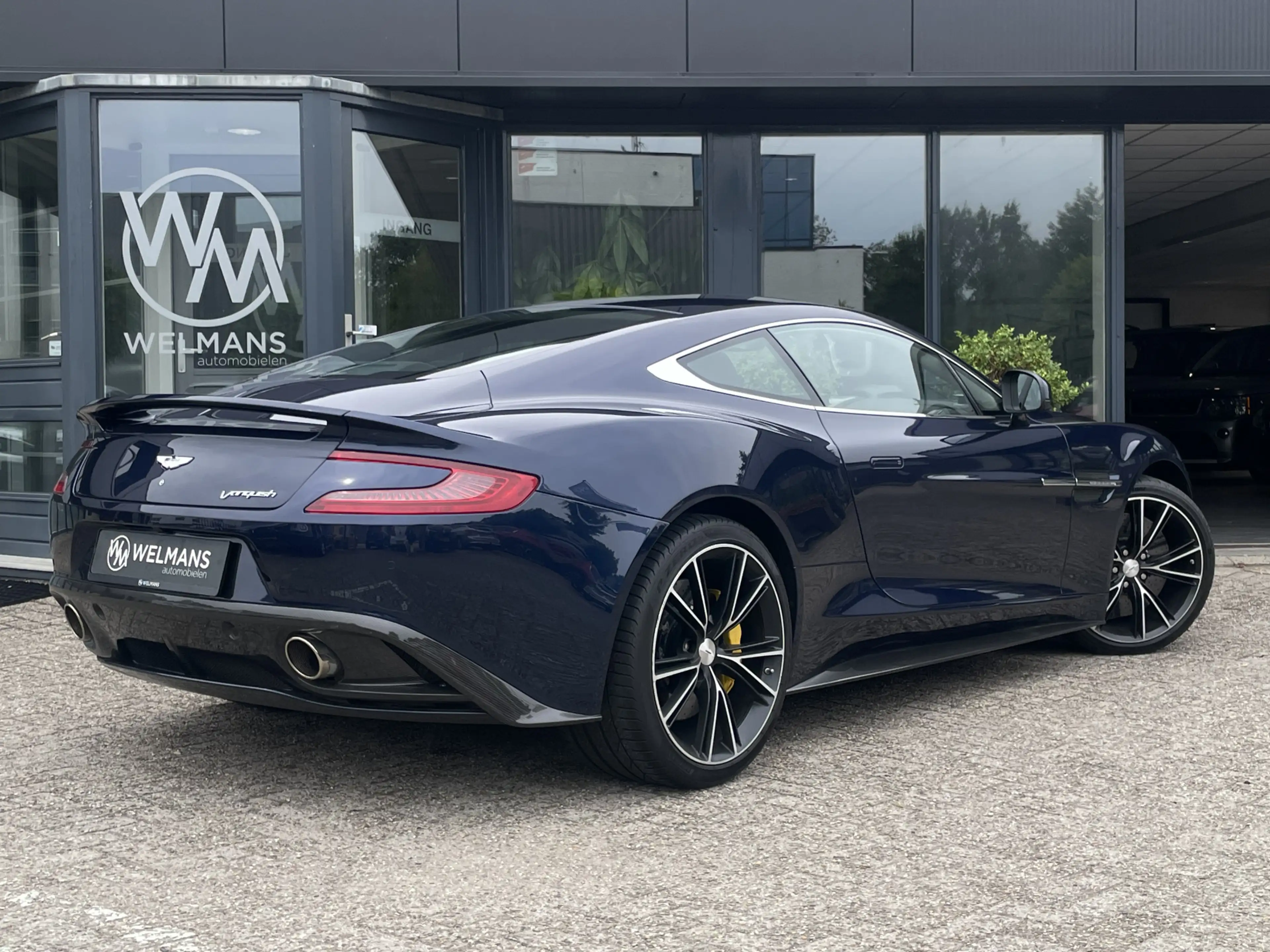 Aston Martin Vanquish 6.0 V12 Touchtronic Originele Zwitser | B&O audio — photo 2
