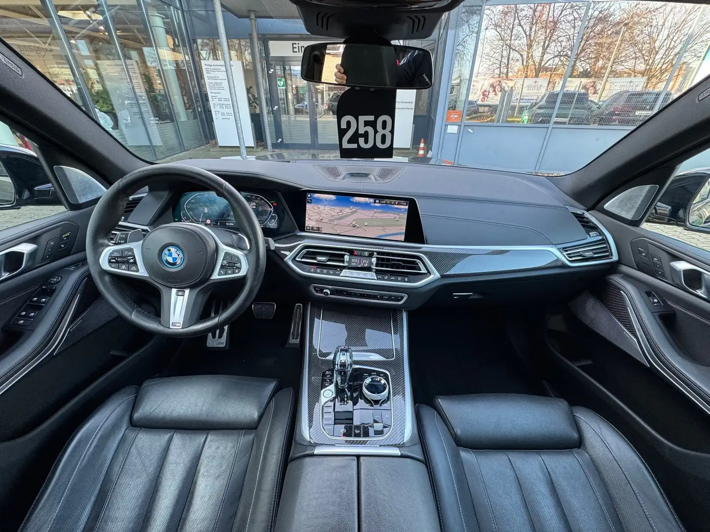 BMW X5 xDrive45e M Sport LASER PANO Massage AHK B&W Grau - 2