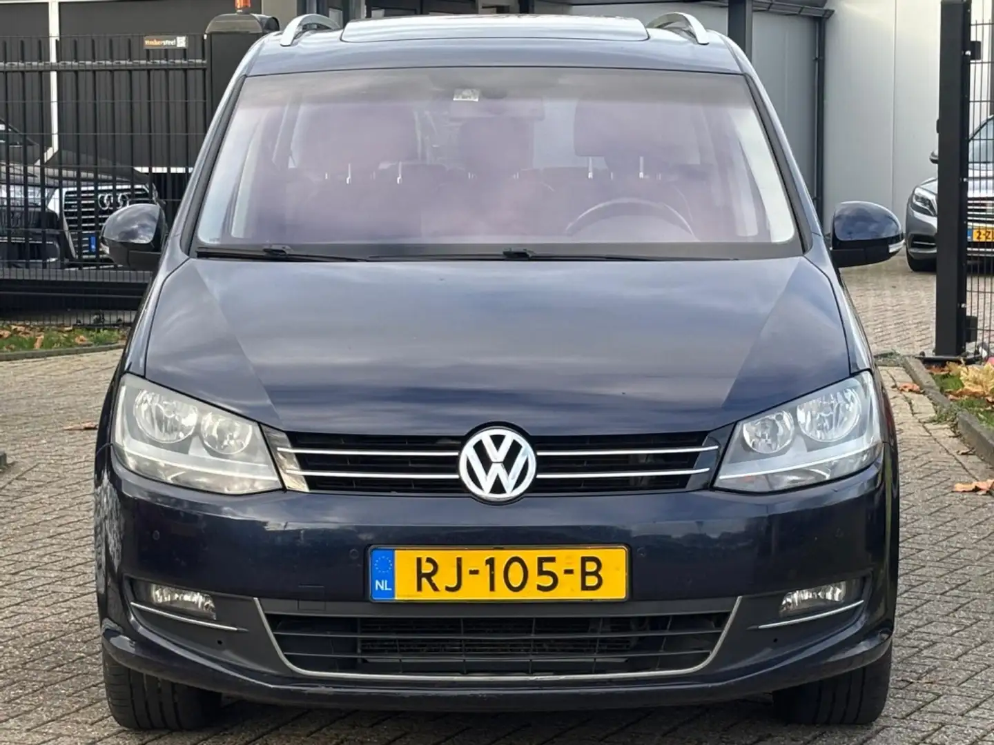 Volkswagen Sharan 2.0 TDI Highline 7-Persoons Panodak 2012 Blauw - 2