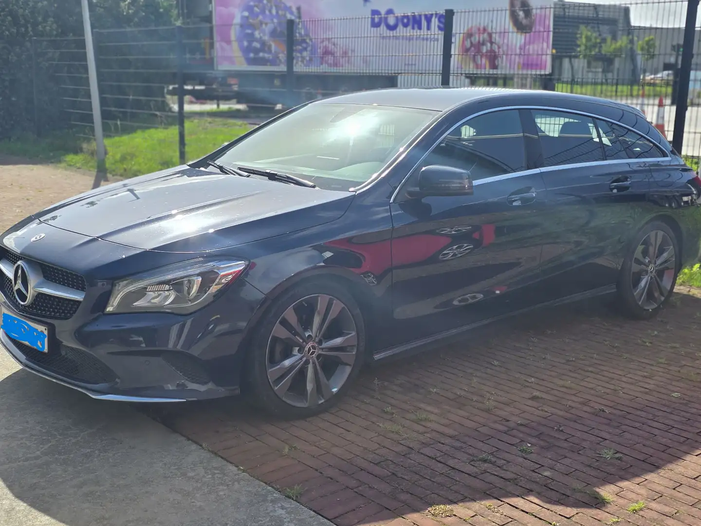 Mercedes-Benz CLA 200 Shooting Brake Business Line 7G-DCT Blauw - 1