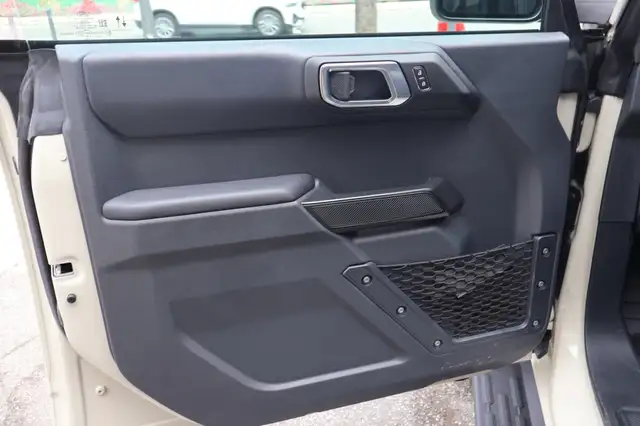 Ford Bronco view 8