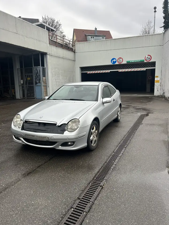 Mercedes-Benz C 180