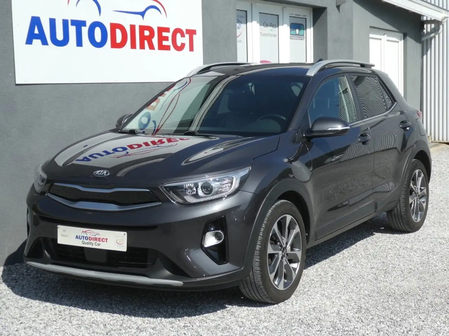 Kia Stonic 1.4i Fusion Cuir, Navi, Camera, Carplay, PDC, DAB Gris - 1