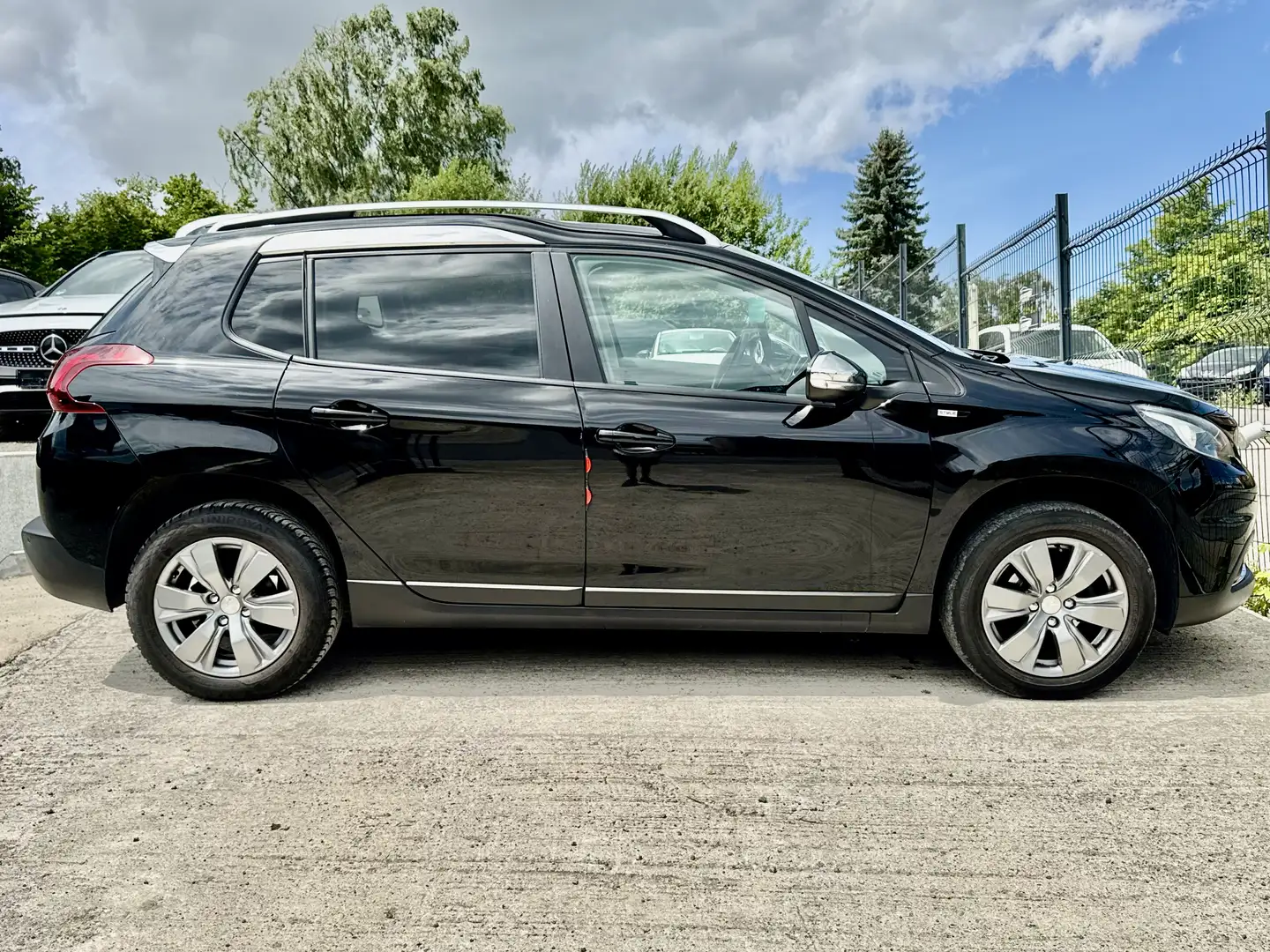 Peugeot 2008 1.6 BlueHDi Style - 2