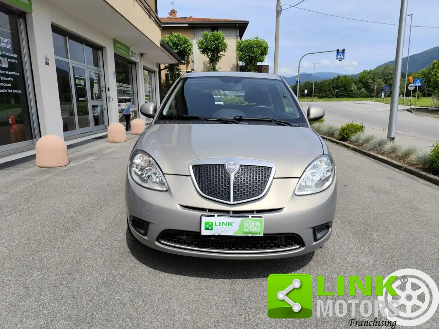 Lancia Ypsilon 1.2 E-Collection NEOPATENTATI GARANZIA INCLUSA - 2