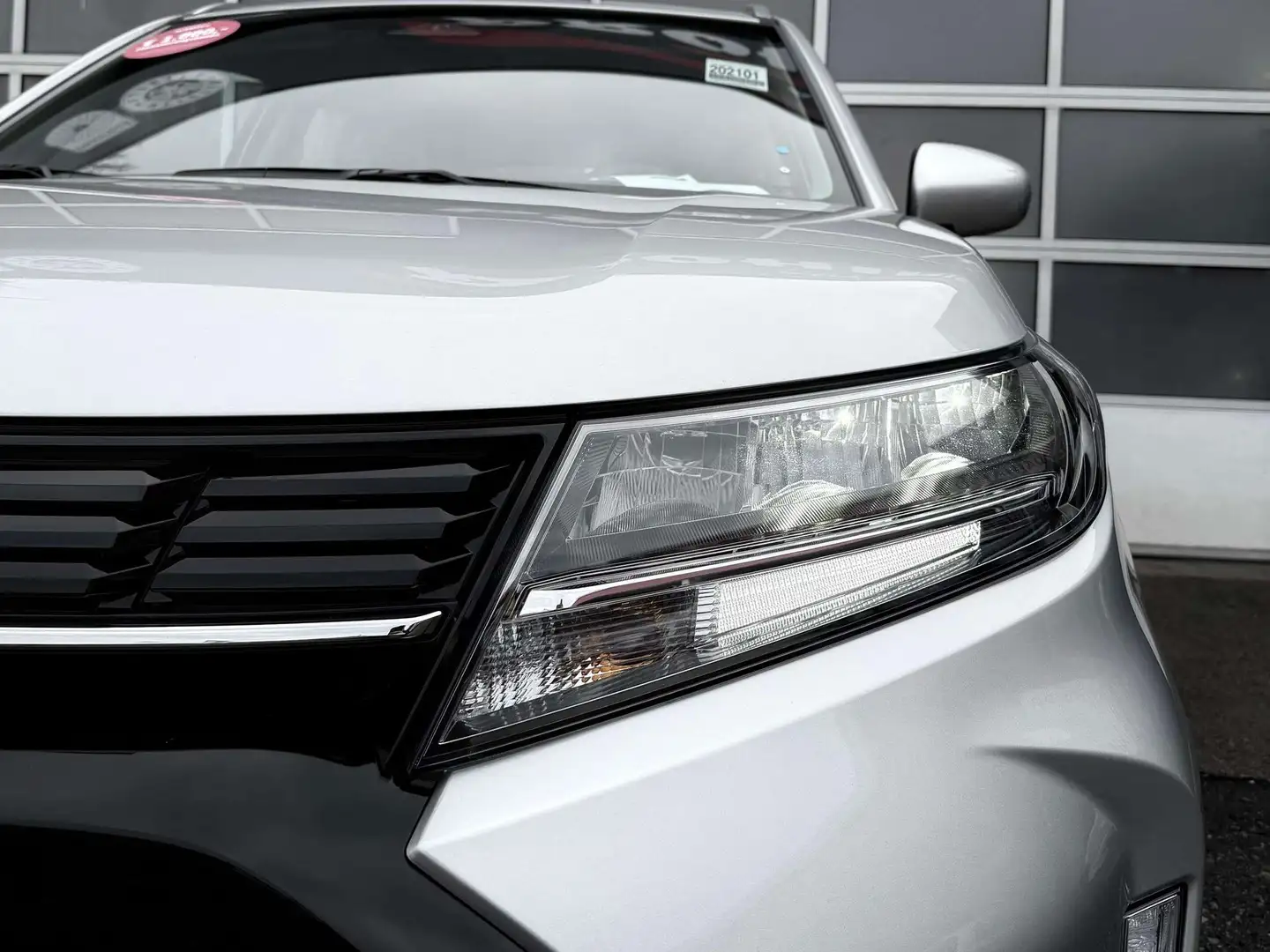 Suzuki Vitara 1,4 Hybrid clear Silber - 2