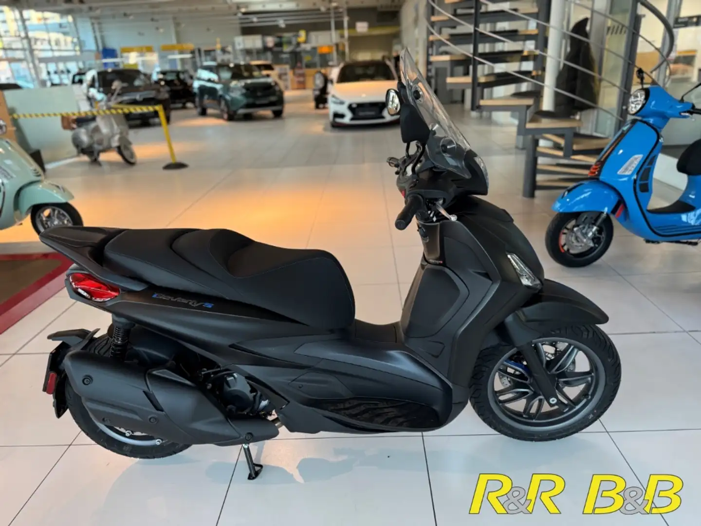 Piaggio Beverly 400 S E5+ AT KEYLESS+FSE+LED+ALU+ABS+BT+GARANTIE Negro - 2
