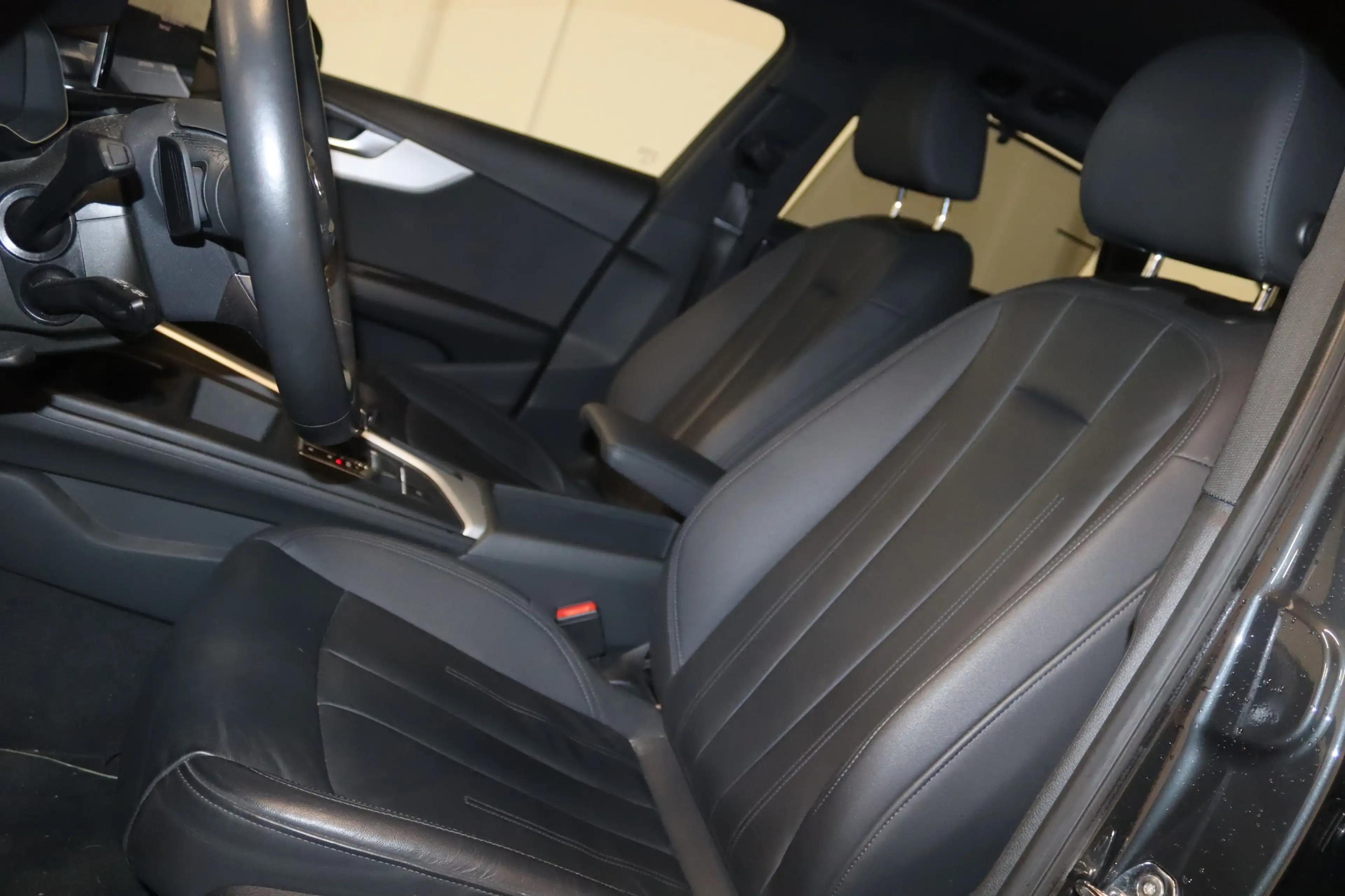 Audi A4 40 TDI qu. advanced-Virt-AHK-LED-SHZ-PDC-NAV — photo 4