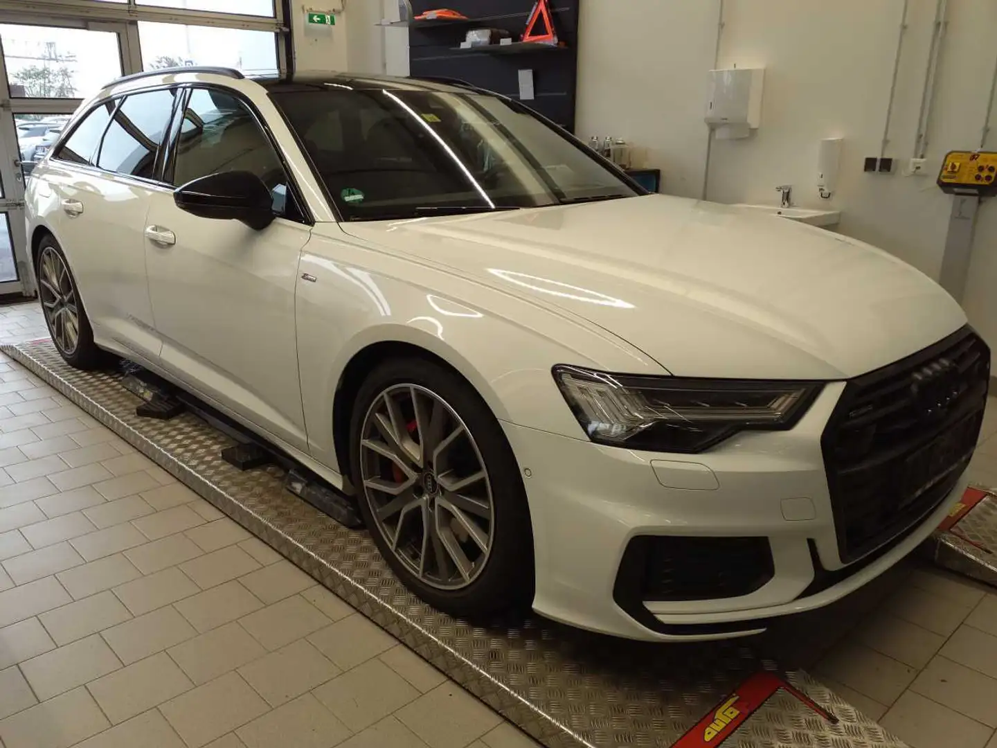 Audi A6 55 TFSI e QUATT SPORT S LINE *PANO*AHK* Weiß - 2