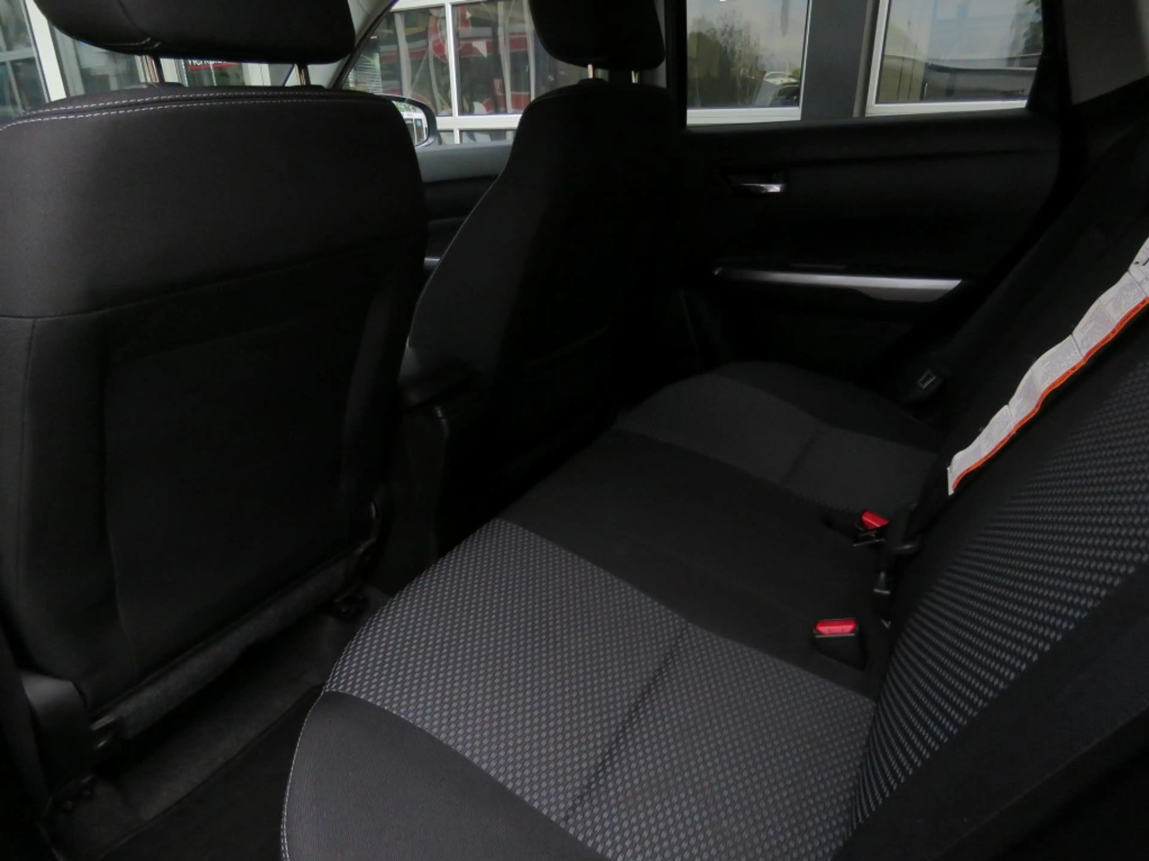 Suzuki Vitara 1.0 Boosterjet SELECT / Camera / Trekhaak / Navi / — photo 27