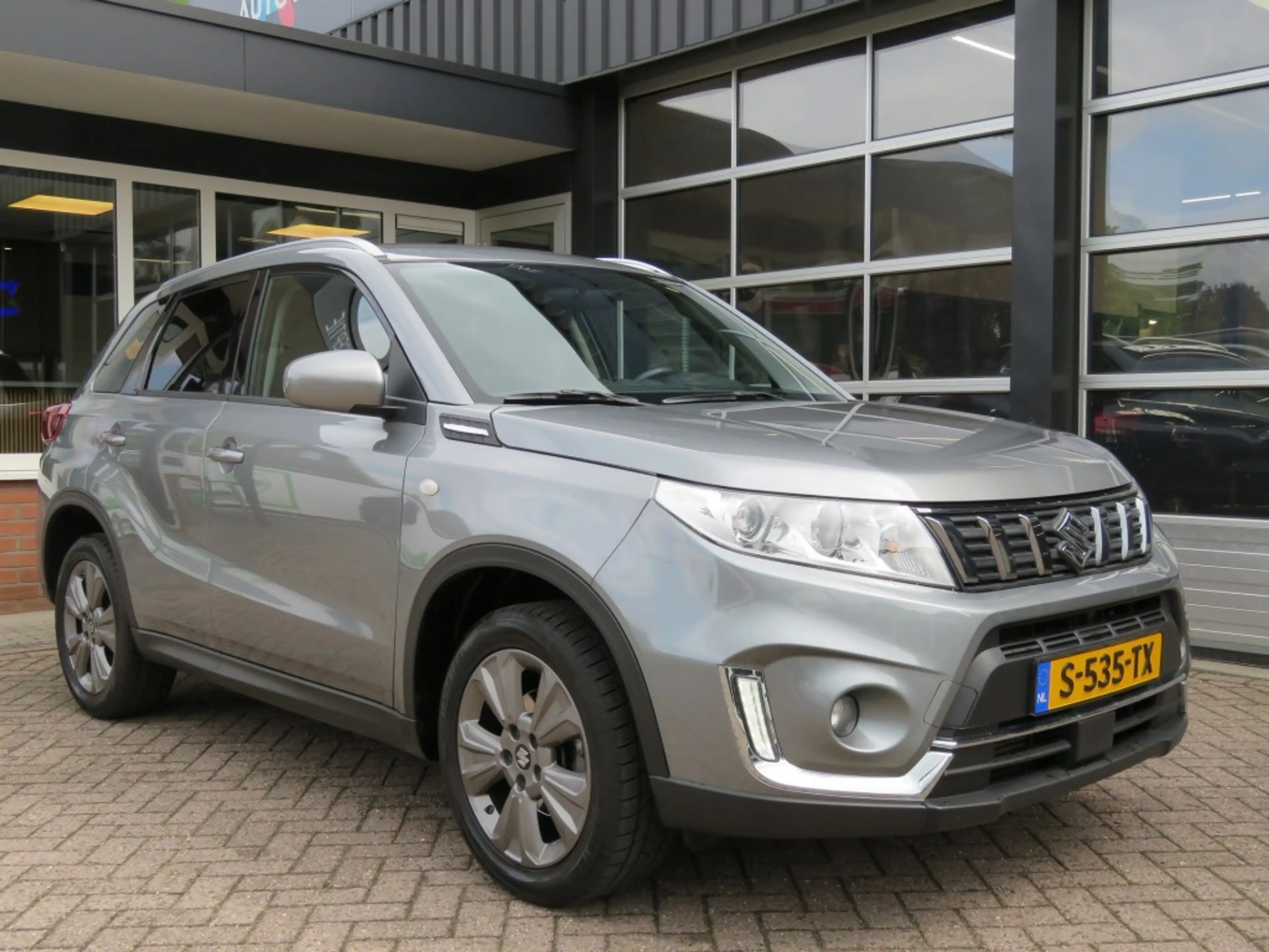 Suzuki Vitara 1.0 Boosterjet SELECT / Camera / Trekhaak / Navi / — photo 46
