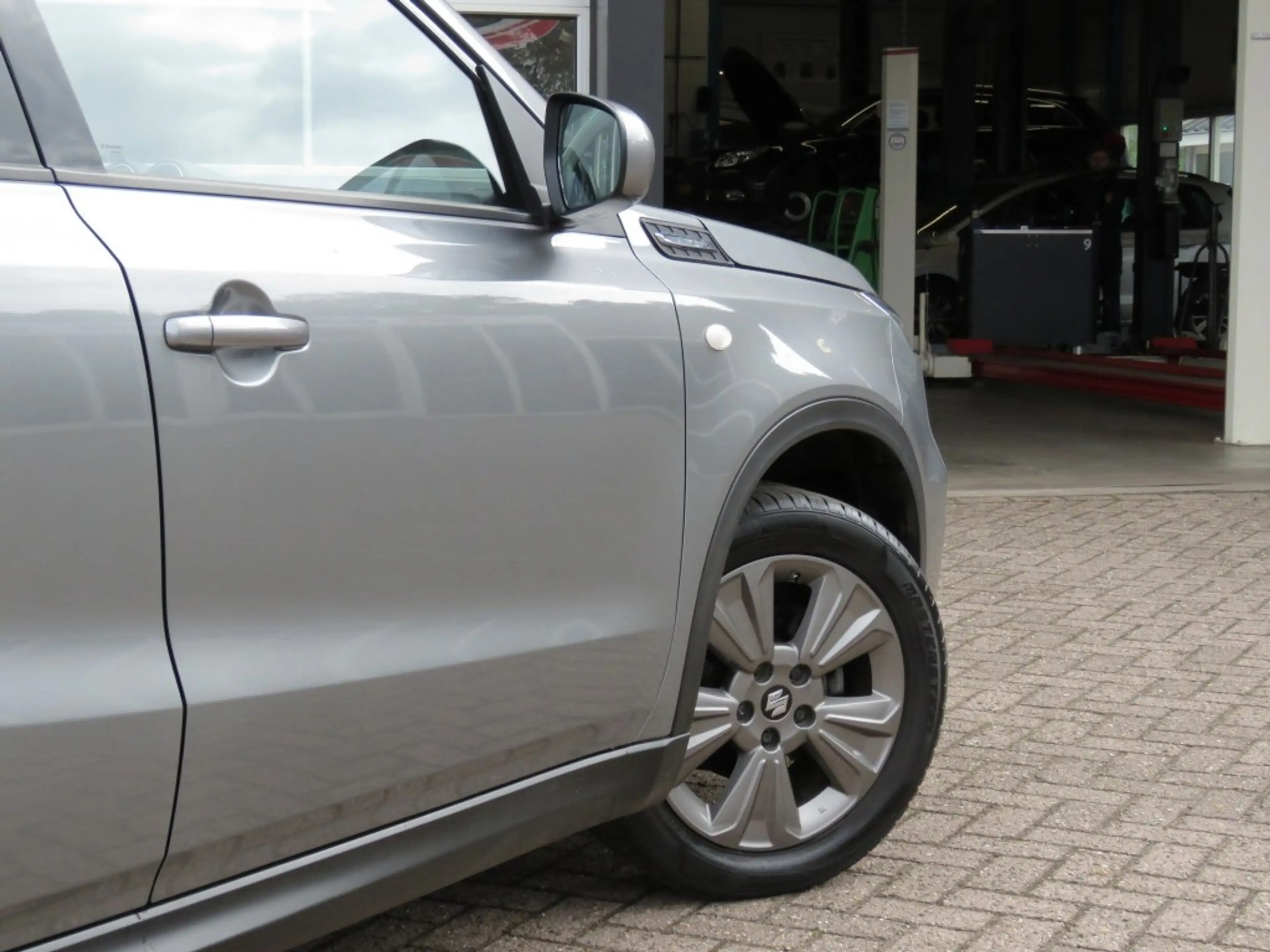 Suzuki Vitara 1.0 Boosterjet SELECT / Camera / Trekhaak / Navi / — photo 42