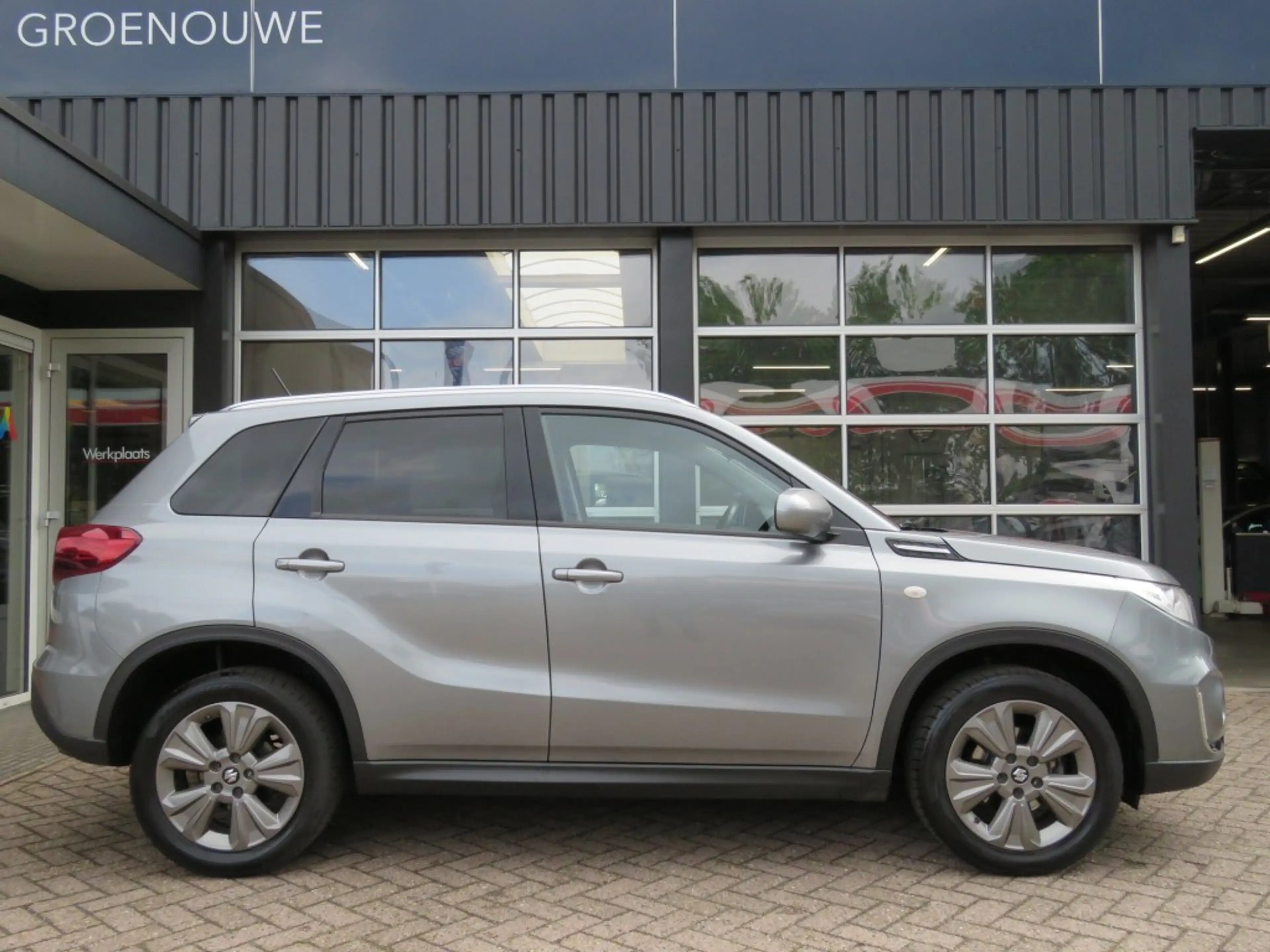 Suzuki Vitara 1.0 Boosterjet SELECT / Camera / Trekhaak / Navi / — photo 44