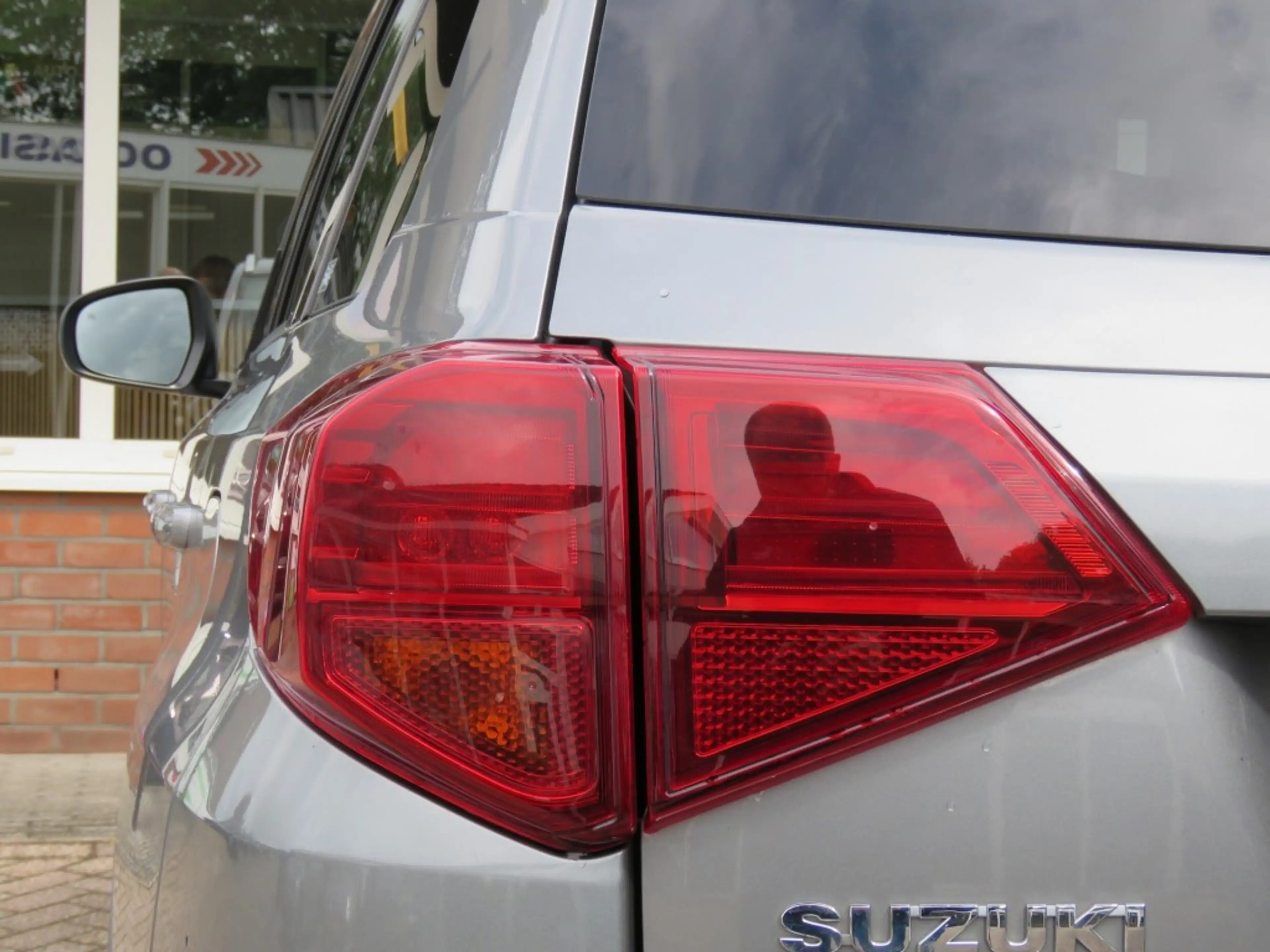 Suzuki Vitara 1.0 Boosterjet SELECT / Camera / Trekhaak / Navi / — photo 23