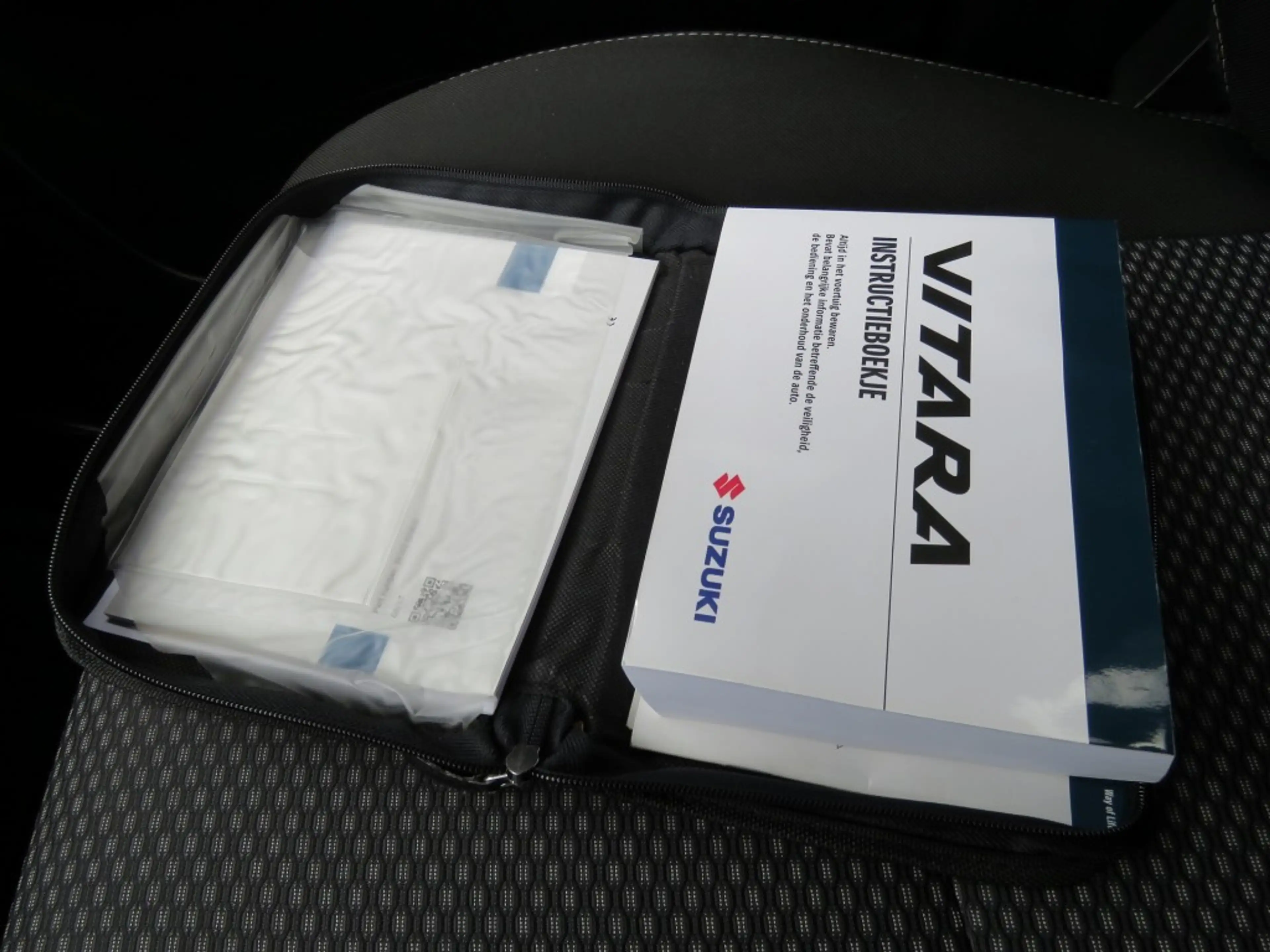 Suzuki Vitara 1.0 Boosterjet SELECT / Camera / Trekhaak / Navi / — photo 39