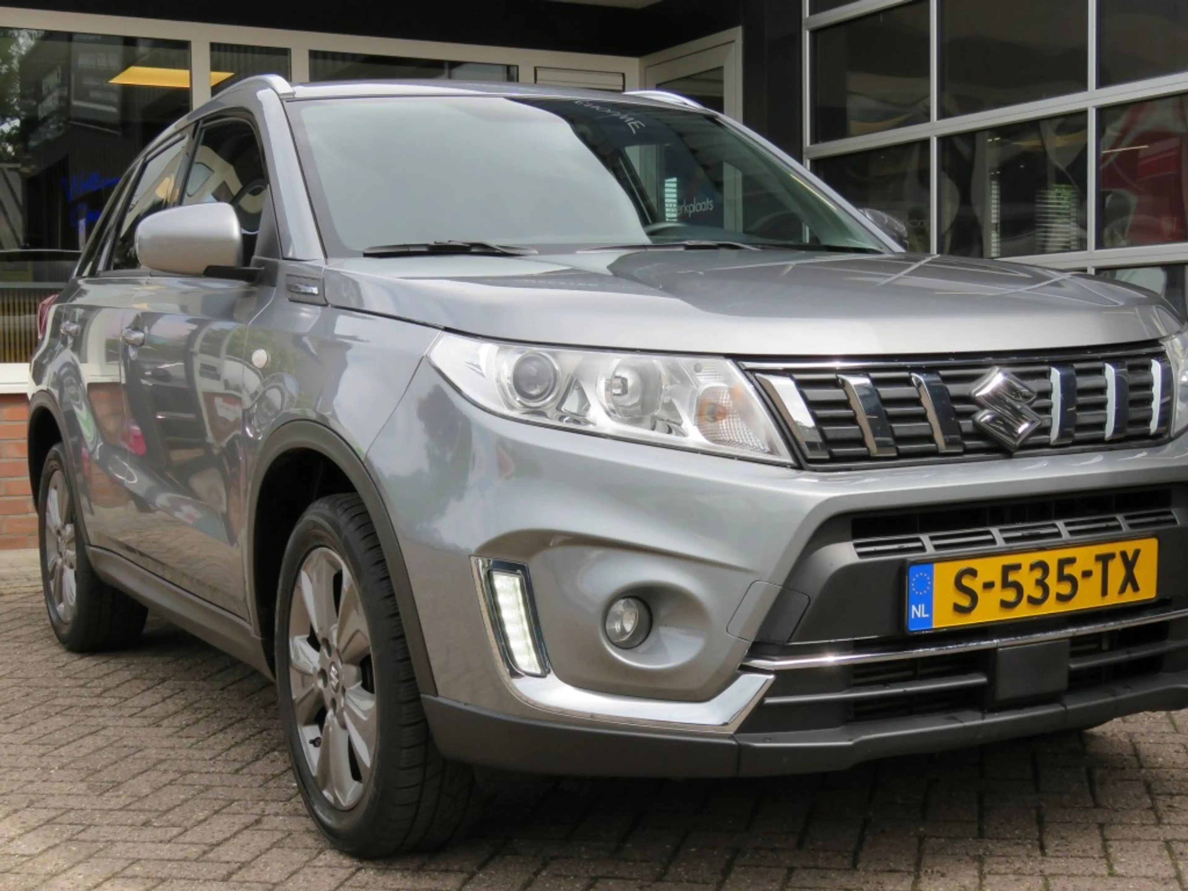 Suzuki Vitara 1.0 Boosterjet SELECT / Camera / Trekhaak / Navi / — photo 47